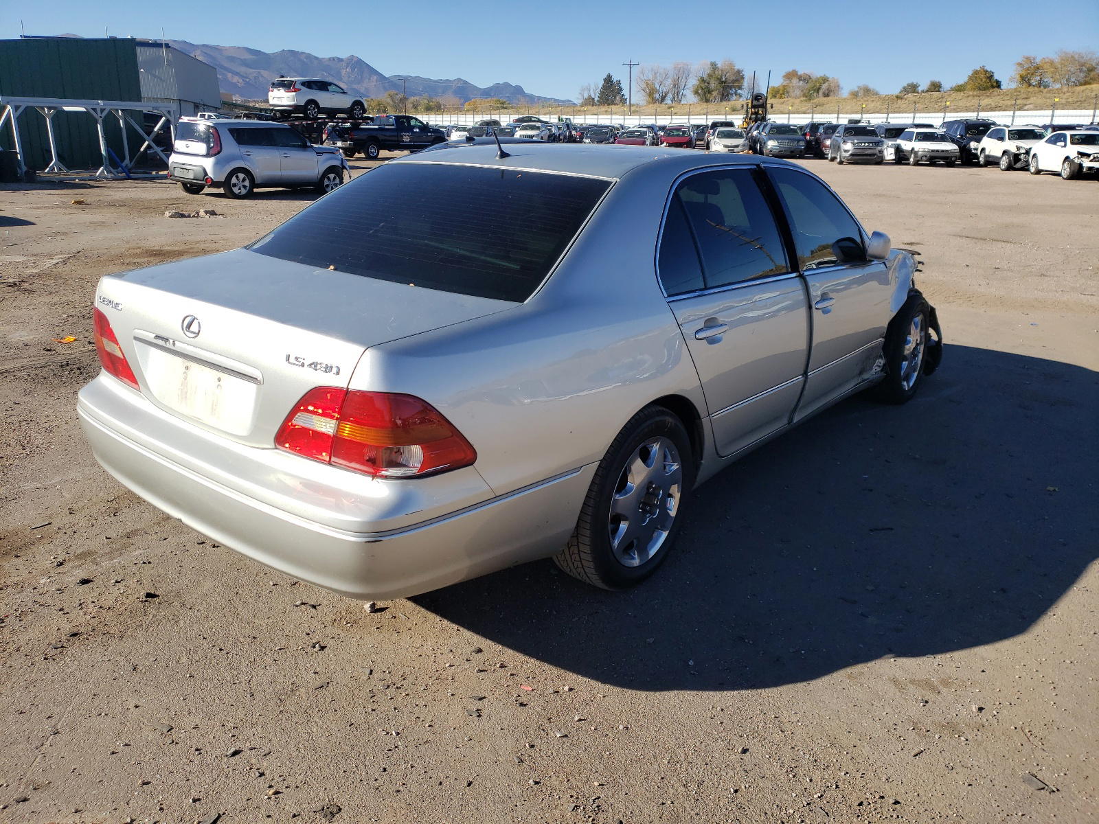 Photo 4 from auction – 2001 LEXUS LS 430 with VIN JTHBN30F310043036