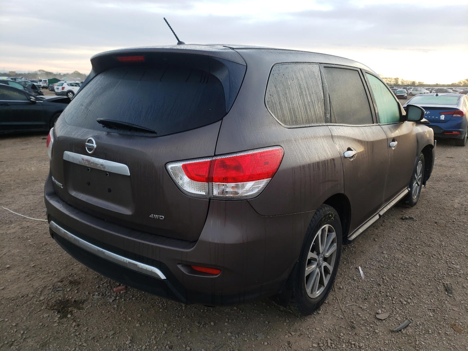 Photo 4 from auction – 2015 NISSAN PATHFINDER with VIN 5N1AR2MM8FC625624