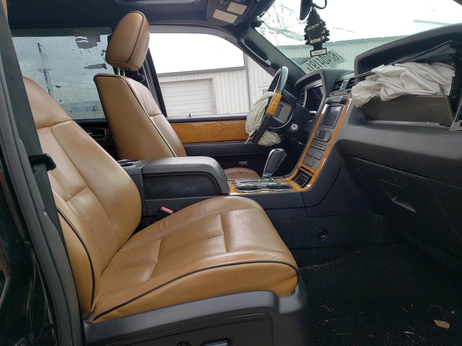Photo 5 from auction – 2012 LINCOLN NAVIGATOR with VIN 5LMJJ2J50CEL01519