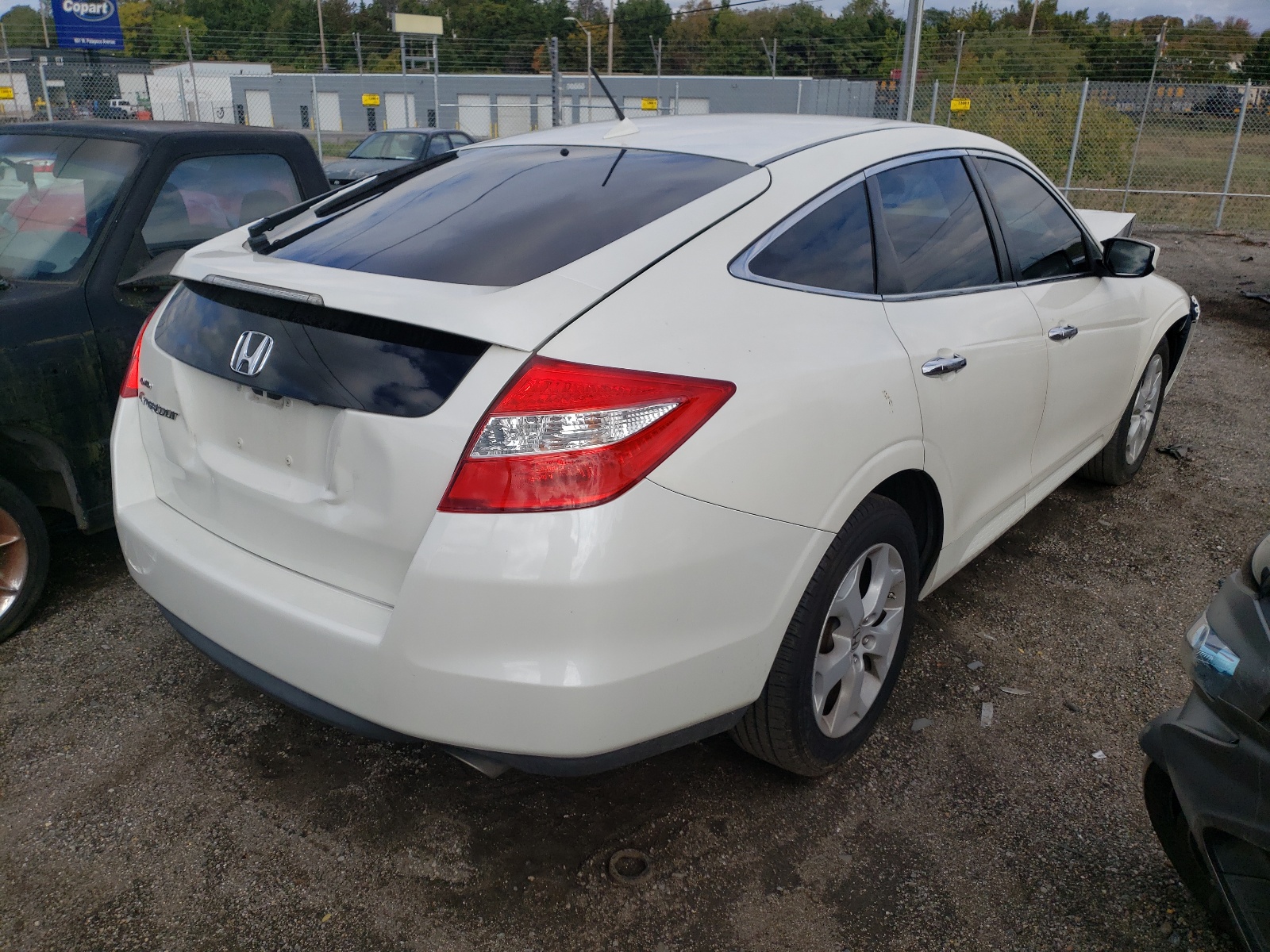 Photo 4 from auction – 2011 HONDA ACCORD CRO with VIN 5J6TF2H53BL004269