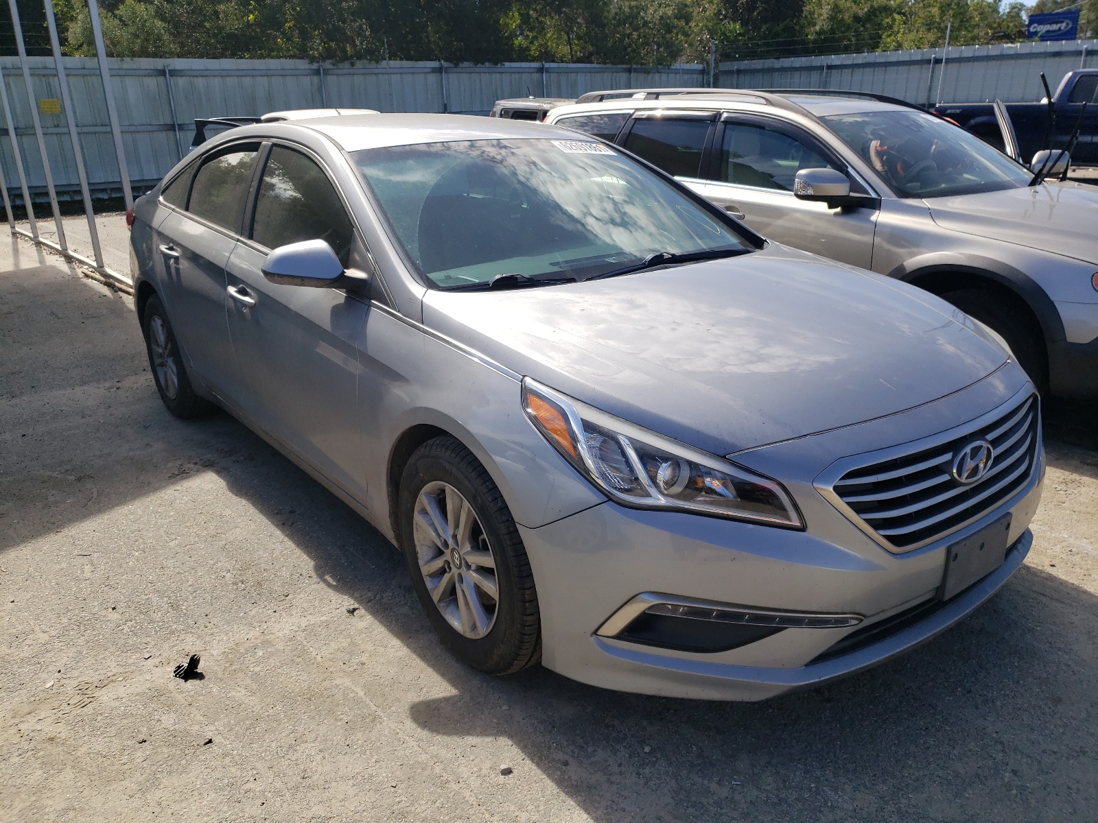 HYUNDAI SONATA SE 2015 with VIN 5NPE24AF3FH104200 - Photo from auction