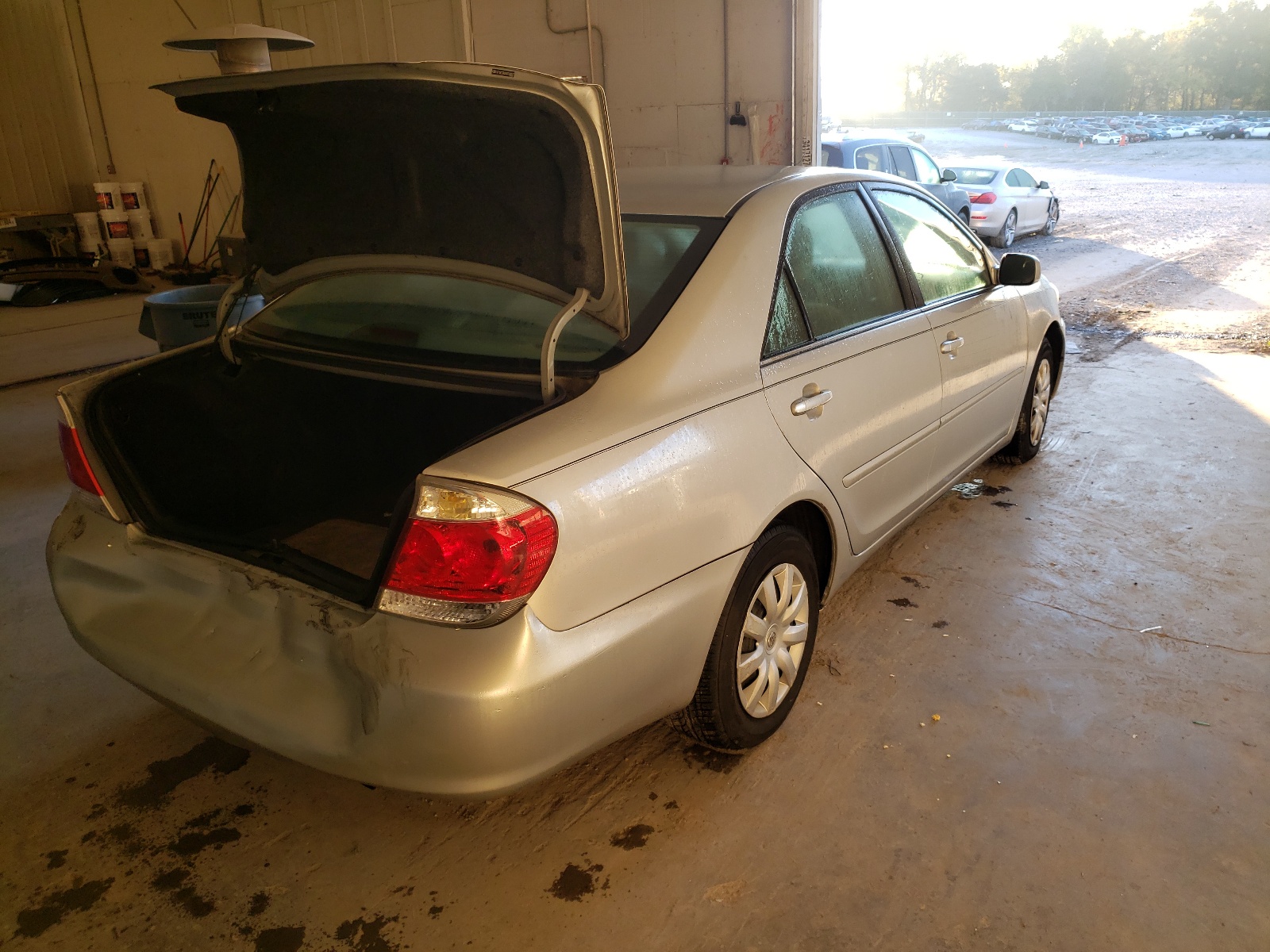 Photo 4 from auction – 2006 TOYOTA CAMRY LE with VIN 4T1BE32K06U726917