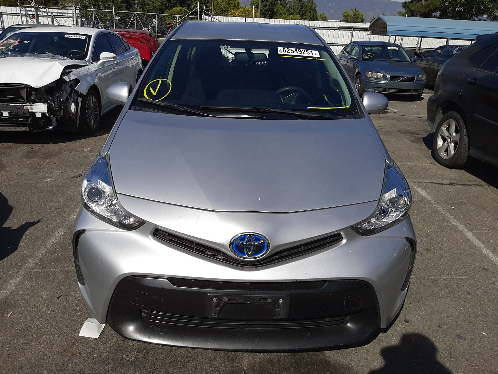 Photo 9 from auction – 2017 TOYOTA PRIUS V with VIN JTDZN3EUXHJ067930