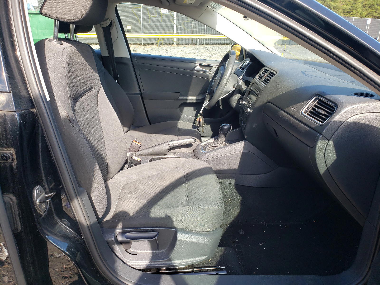 Photo 5 from auction – 2012 VOLKSWAGEN JETTA BASE with VIN 3VW2K7AJ7CM334446