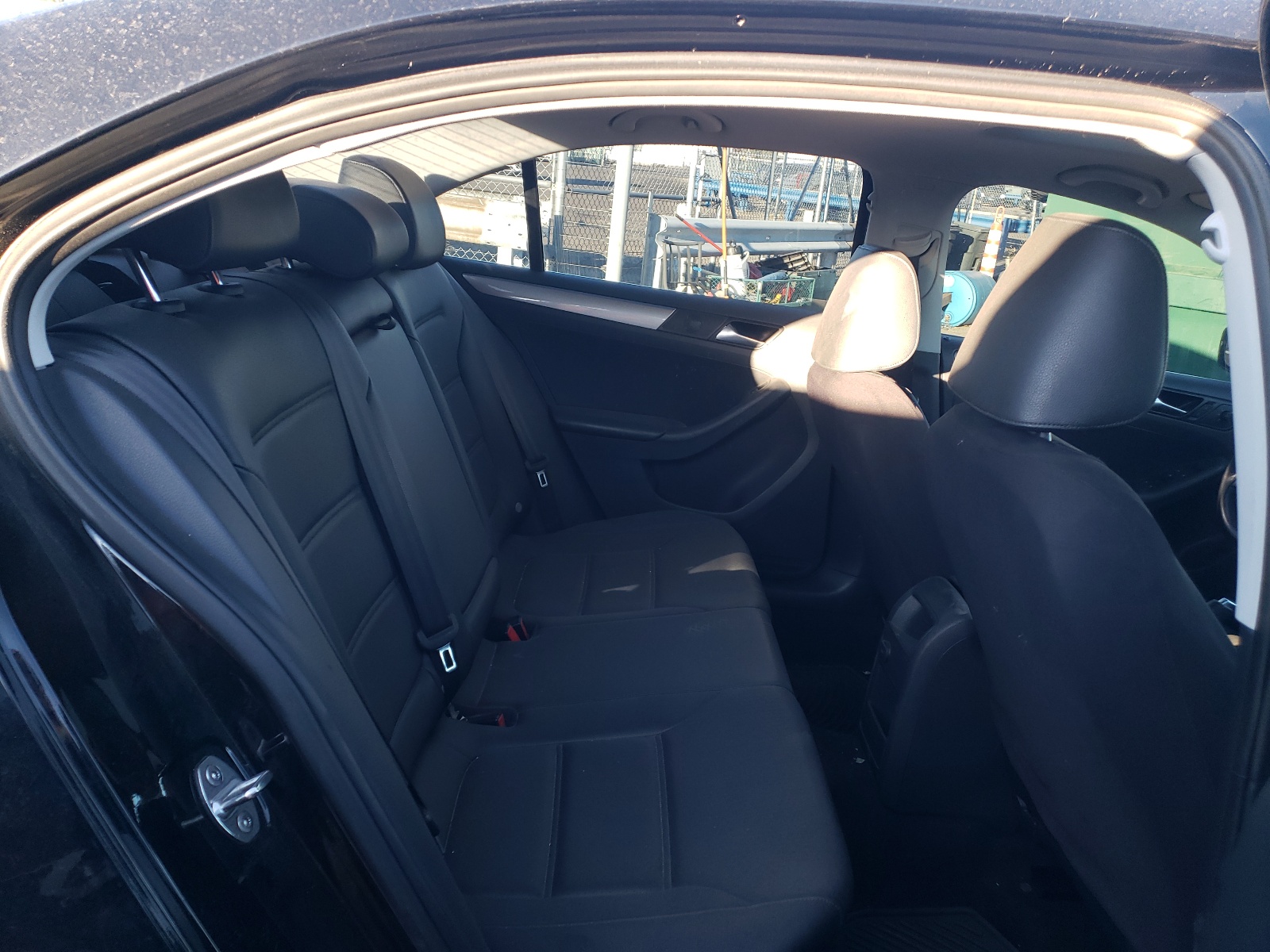 Photo 6 from auction – 2017 VOLKSWAGEN JETTA SE with VIN 3VWDB7AJ6HM220471