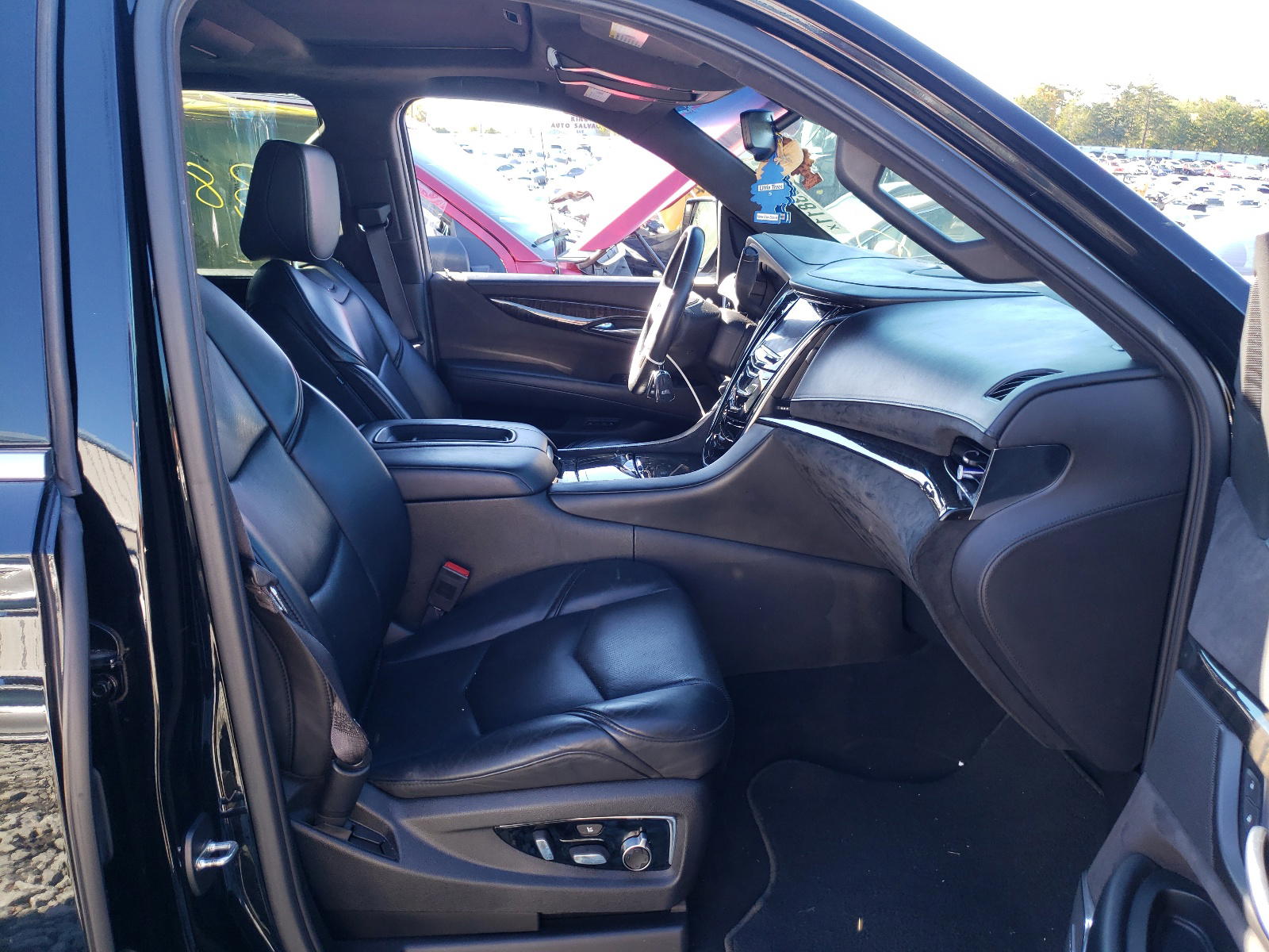 Photo 5 from auction – 2015 CADILLAC ESCALADE E with VIN 1GYS4UKJ5FR715283