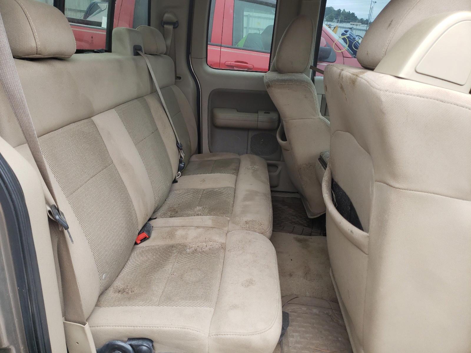 Photo 6 from auction – 2005 FORD F150 with VIN 1FTRX12W65FA22728