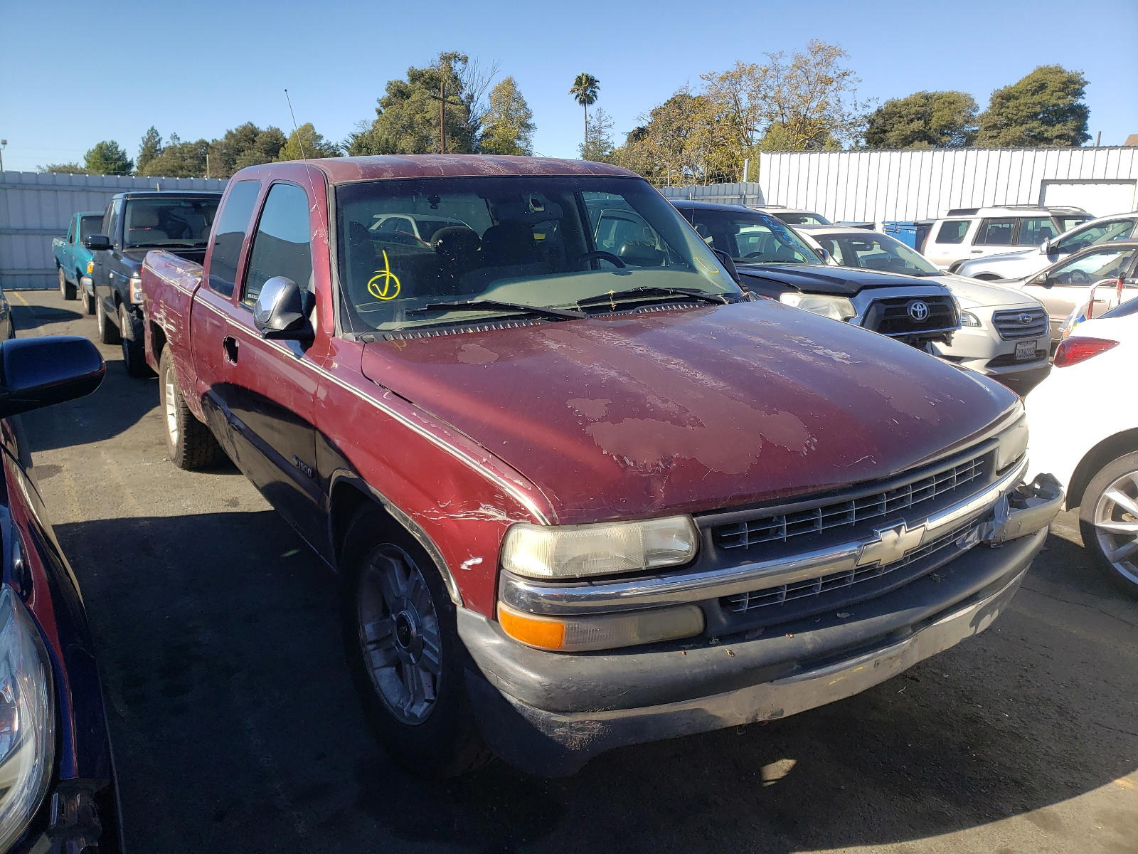 CHEVROLET silverado 2000 with VIN 2GCEC19T7Y1325826 - Photo from auction
