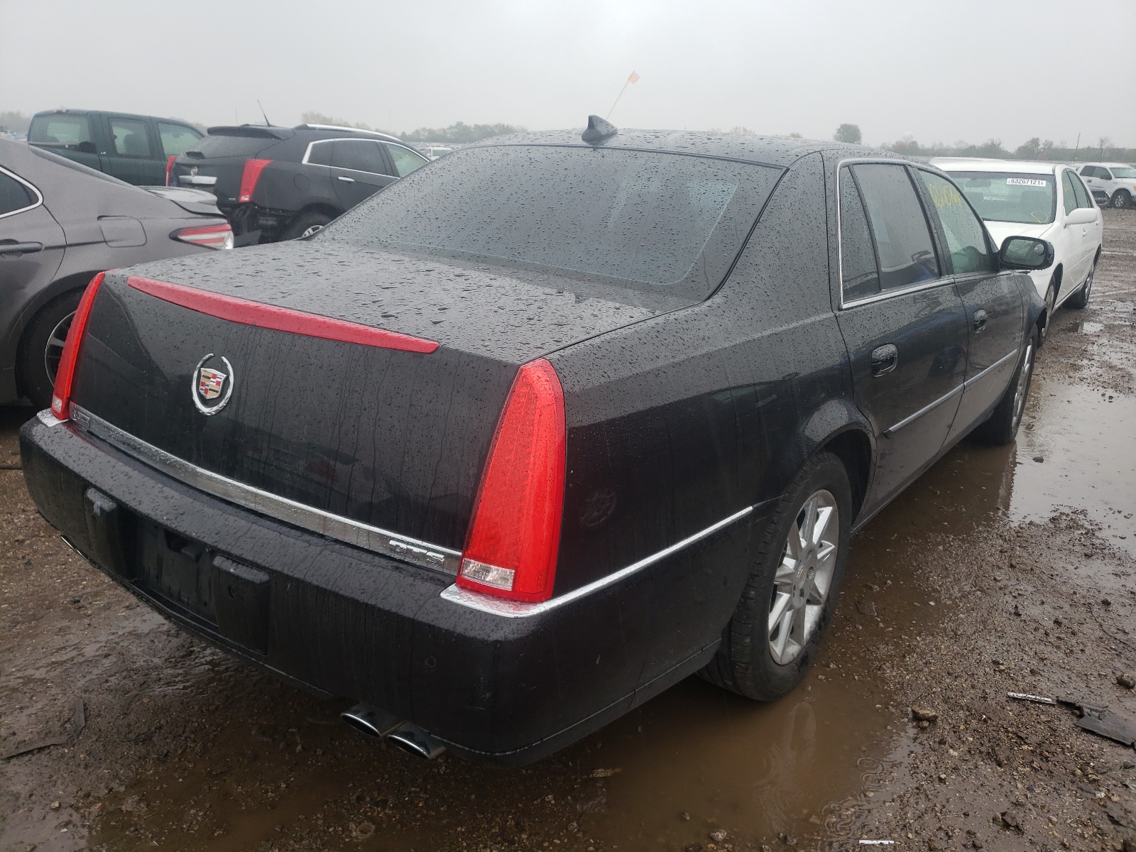 Photo 4 from auction – 2011 CADILLAC DTS LUXURY with VIN 1G6KD5E64BU141806