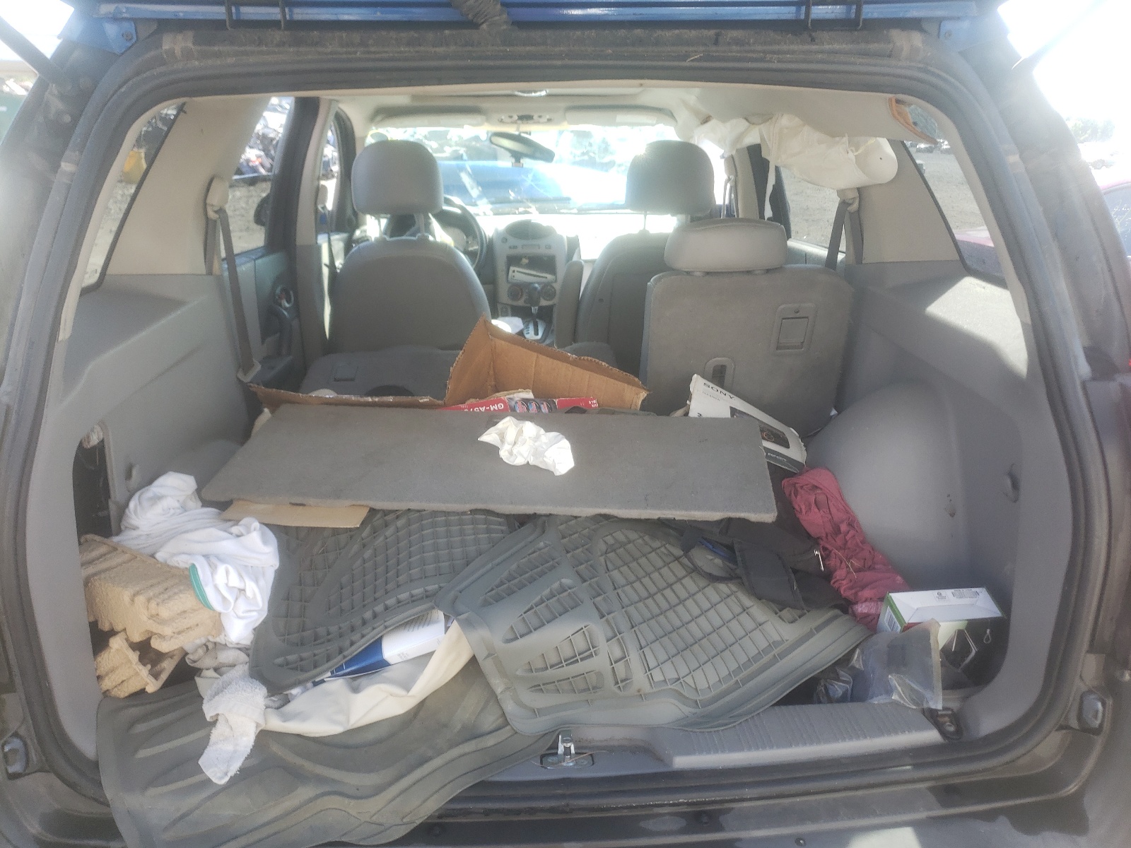 Photo 9 from auction – 2005 SATURN VUE with VIN 5GZCZ63485S812127
