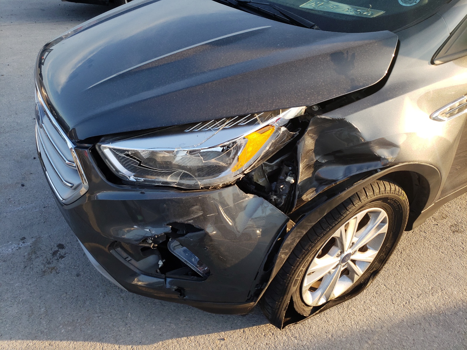 Photo 9 from auction – 2018 FORD ESCAPE SE with VIN 1FMCU0GD2JUA12571