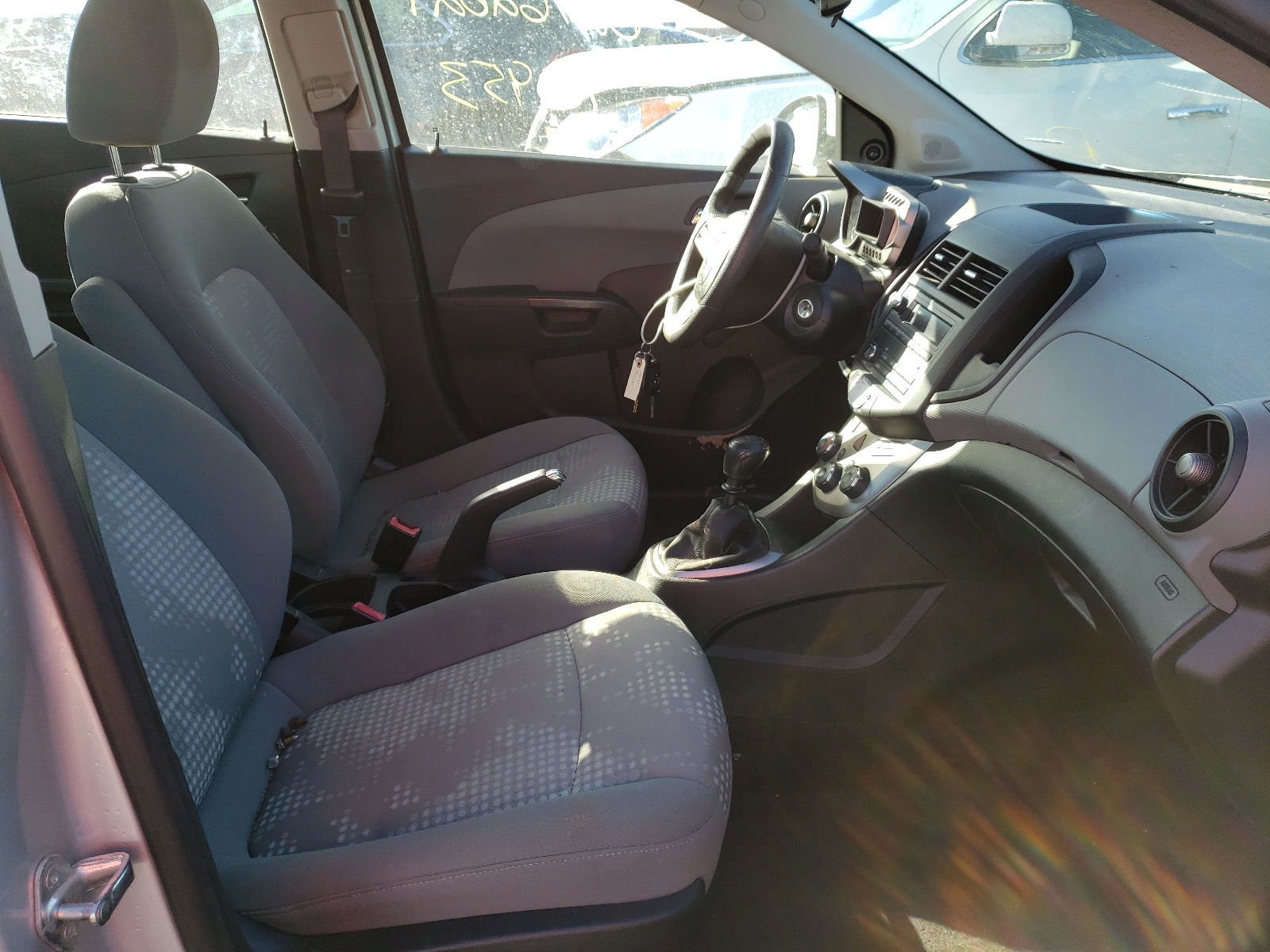 Foto 5 de la subasta – 2012 CHEVROLET SONIC LS con VIN 1G1JB5SH6C4130675