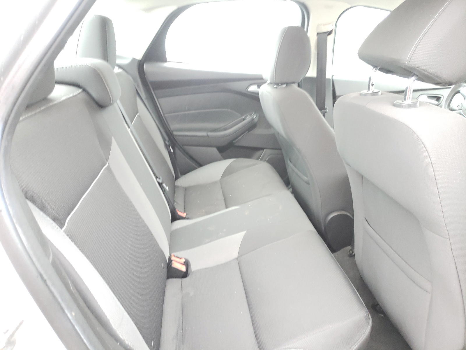 Photo 6 from auction – 2014 FORD FOCUS SE with VIN 1FADP3F22EL285934