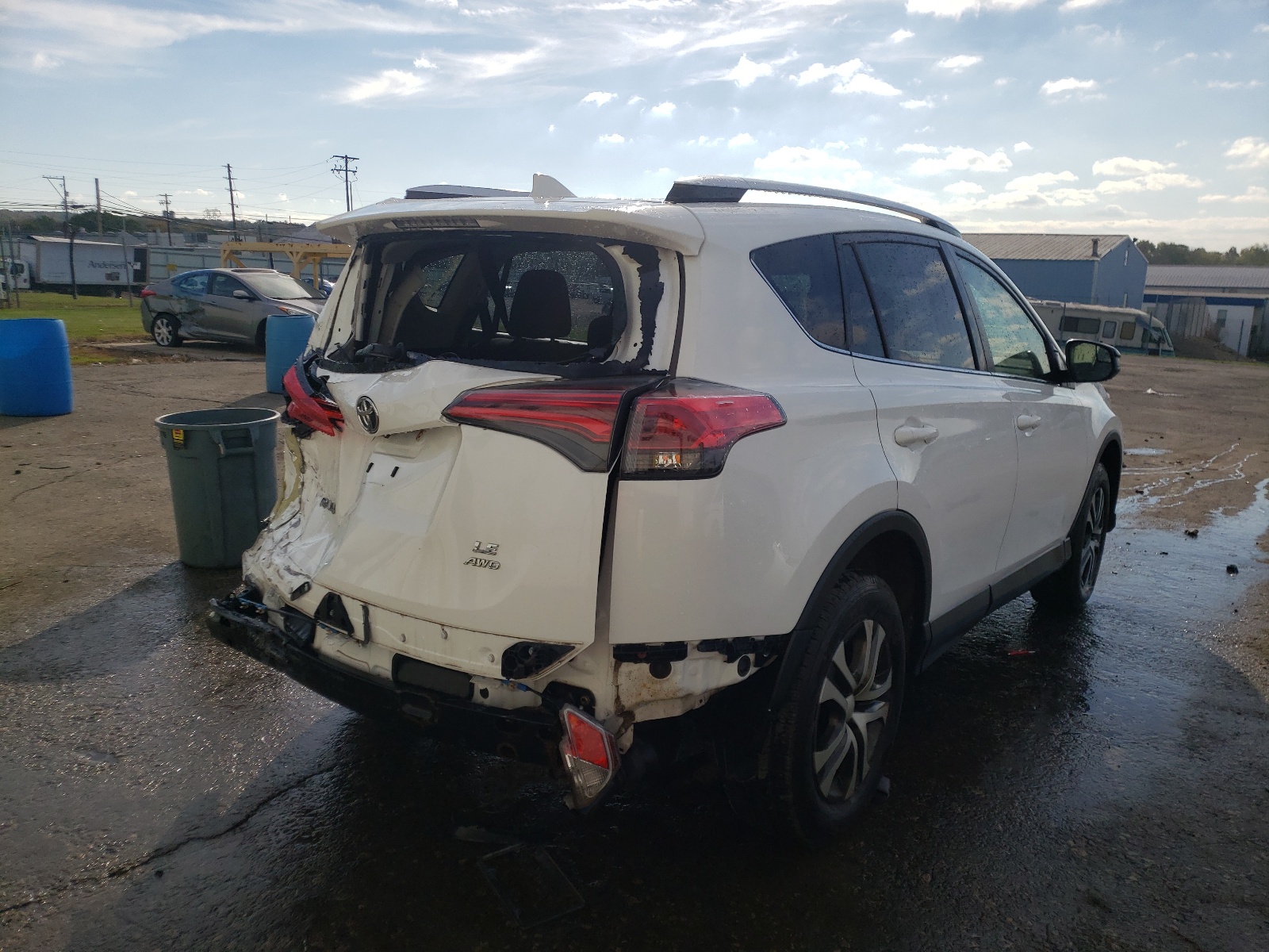 Photo 4 from auction – 2016 TOYOTA RAV4 LE with VIN JTMBFREV5GD184967