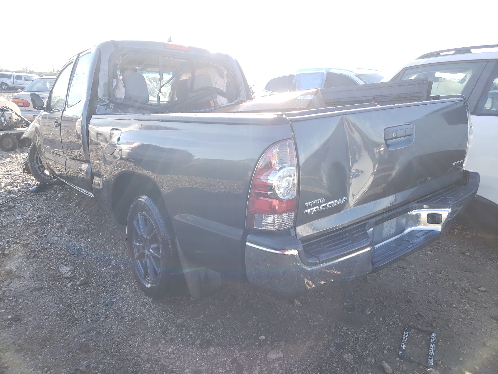 Photo 3 from auction – 2015 TOYOTA TACOMA with VIN 5TFTX4CN8FX048322