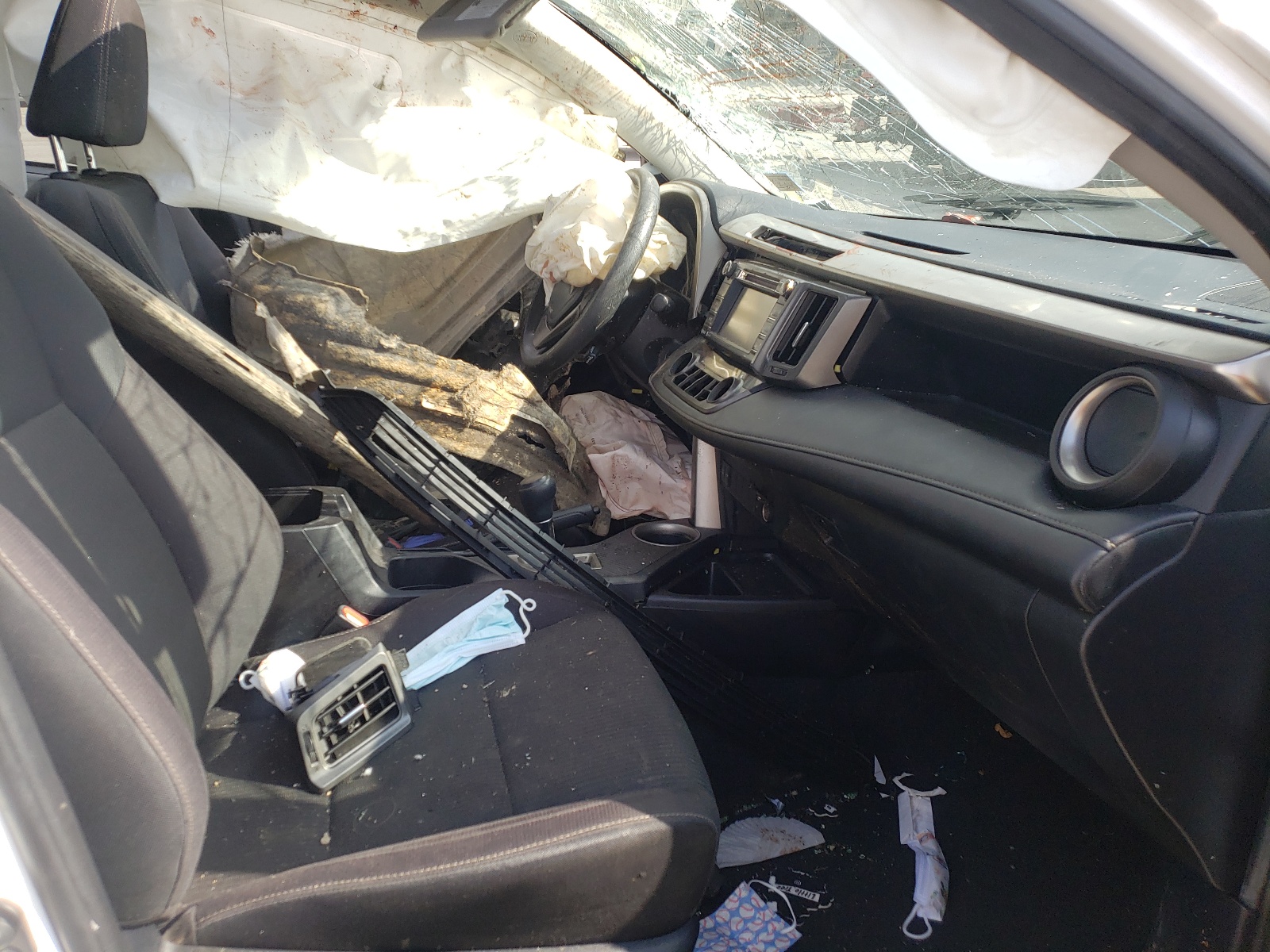 Zdjęcie 5 z aukcji – 2015 TOYOTA RAV4 XLE z VIN JTMRFREVXFD097983