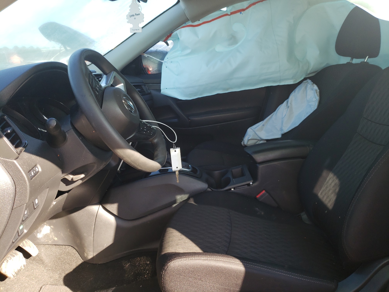 Photo 5 from auction – 2019 NISSAN ROGUE S with VIN 5N1AT2MTXKC831613