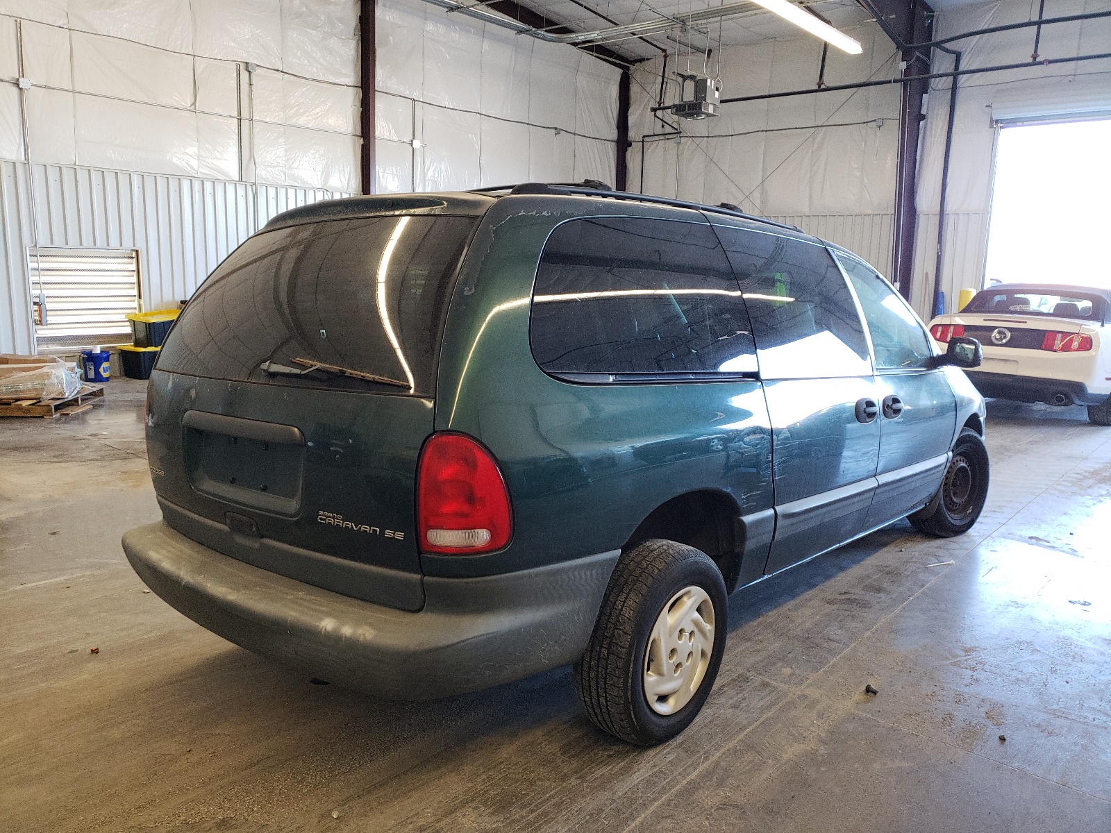 Photo 4 from auction – 1998 DODGE GRAND CARA with VIN 1B4GP44G1WB545840
