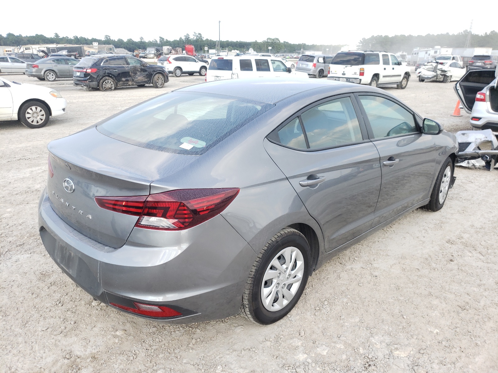 Photo 4 from auction – 2019 HYUNDAI ELANTRA SE with VIN 5NPD74LF3KH472574