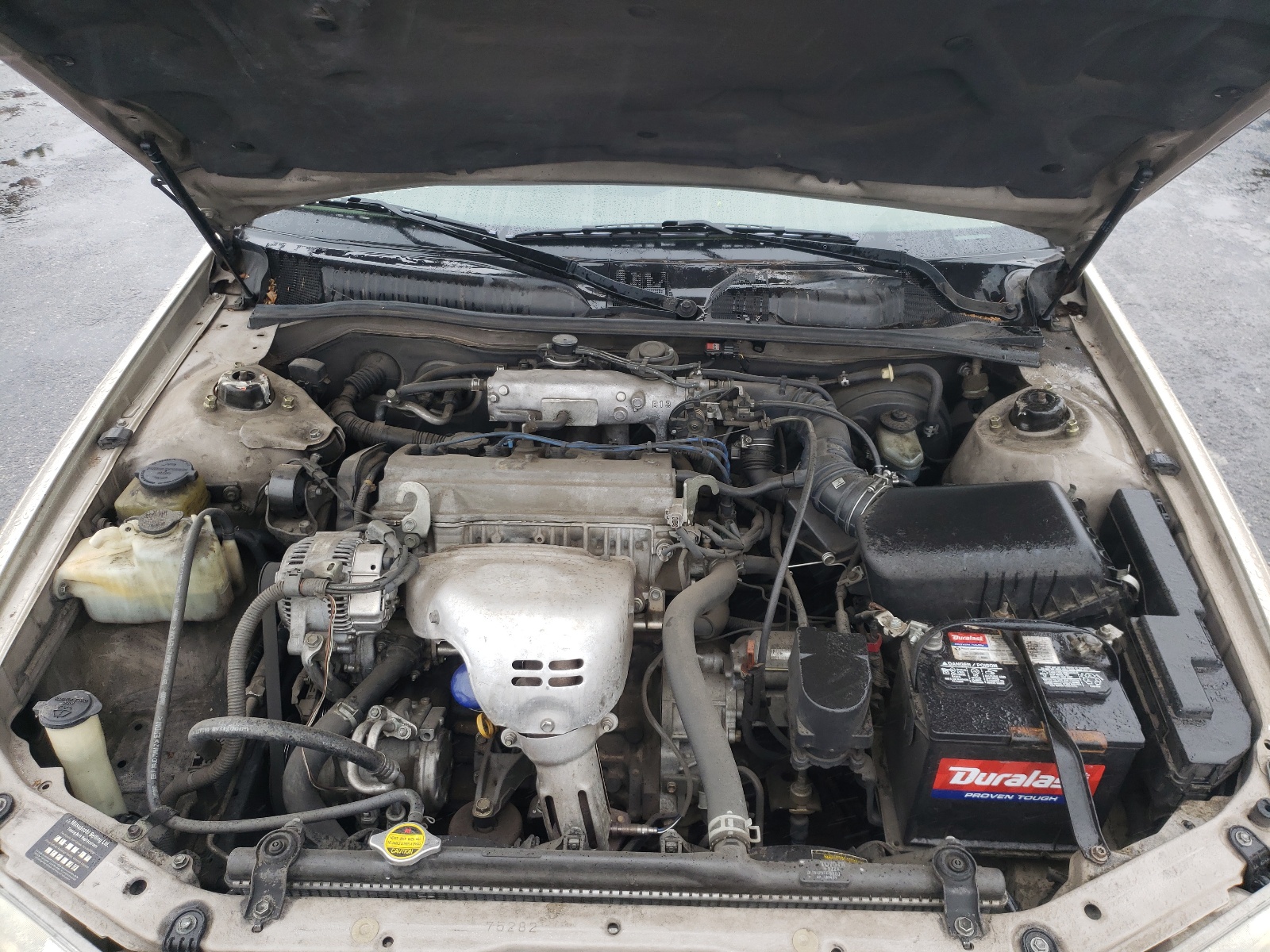 Photo 7 from auction – 2000 TOYOTA CAMRY CE with VIN 4T1BG22K8YU748820