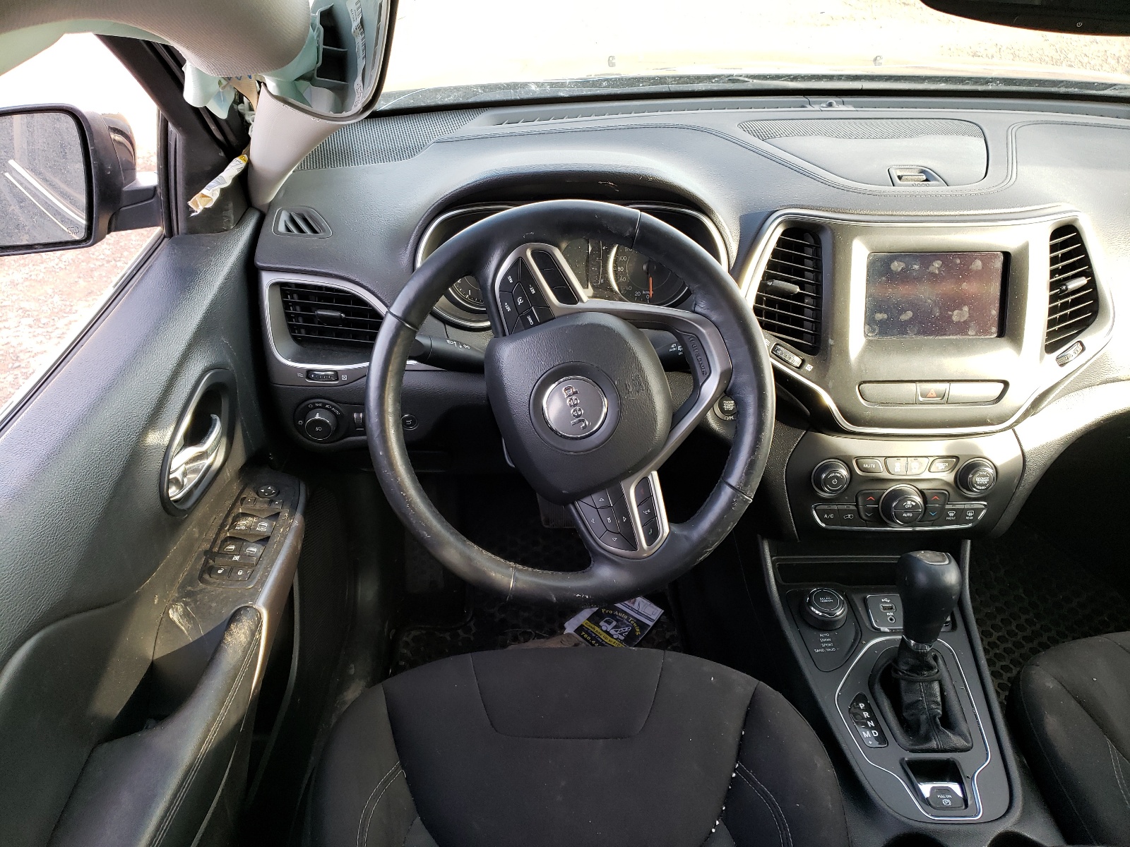 Photo 9 from auction – 2019 JEEP CHEROKEE L with VIN 1C4PJMCX3KD190738