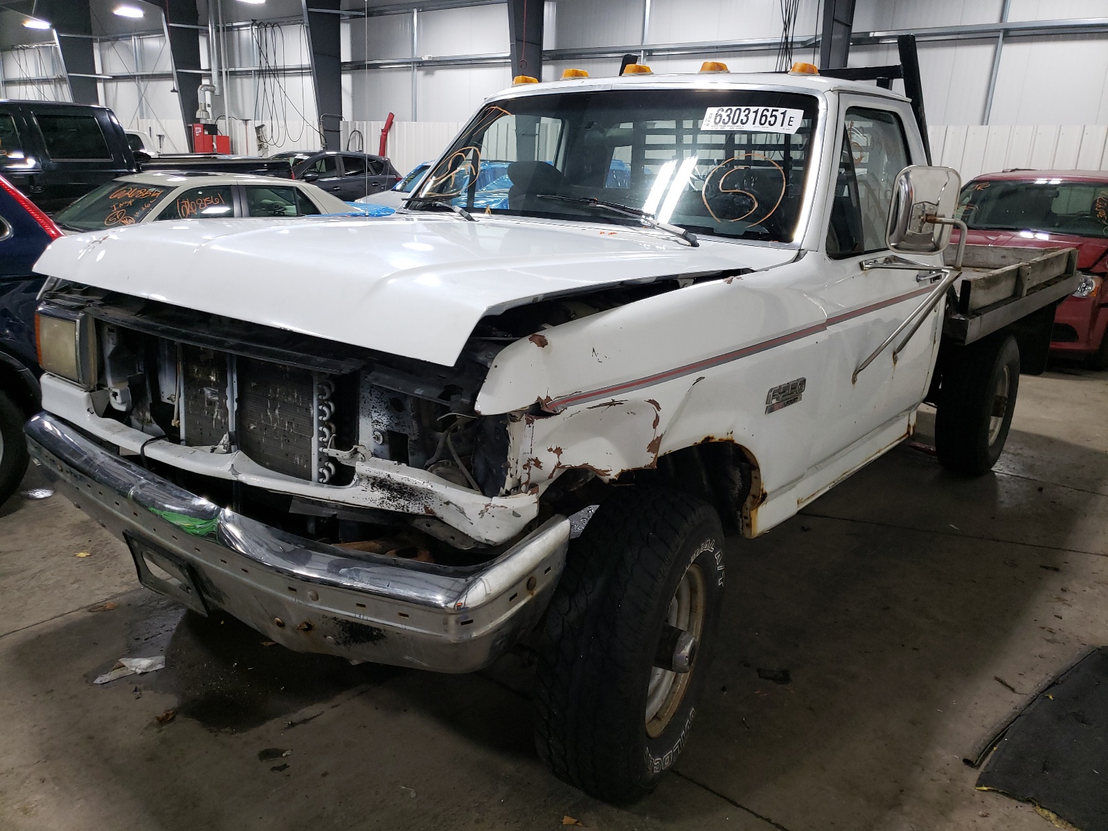 Photo 2 from auction – 1989 FORD F250 XLT with VIN 1FTHF26M2KPB02496