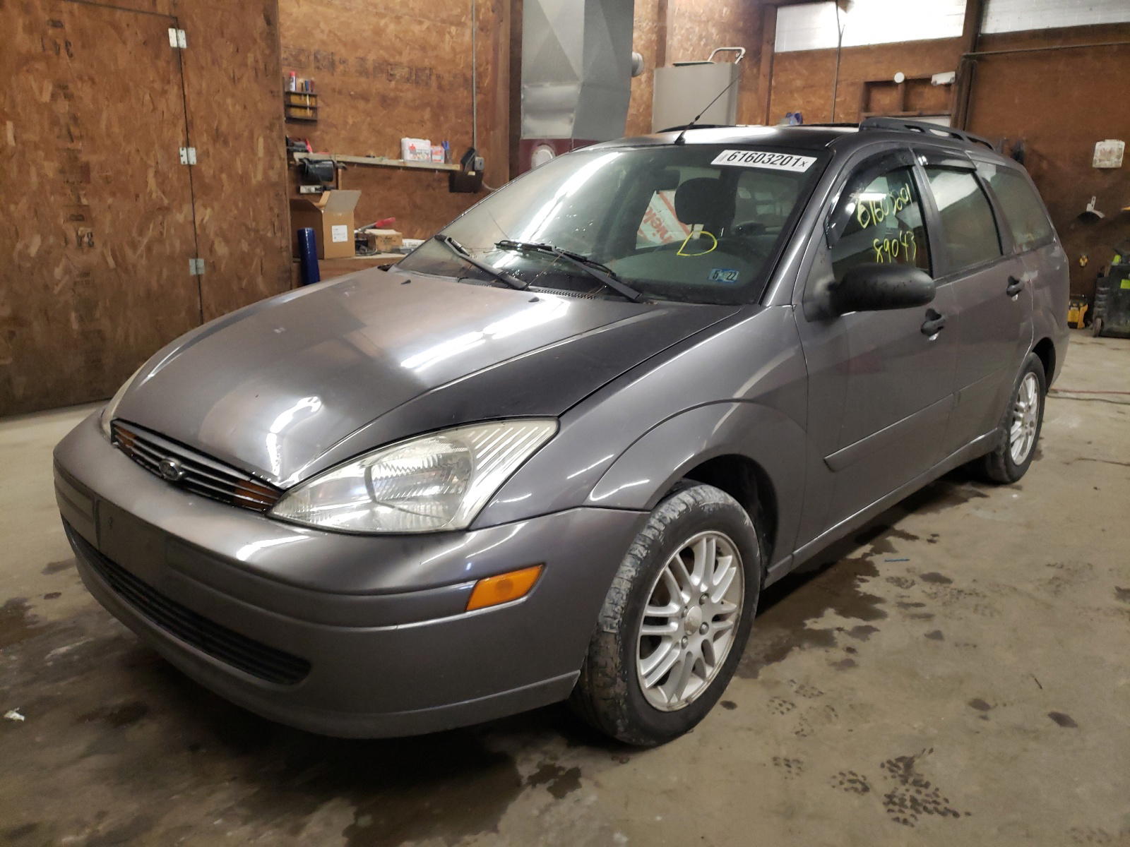 Photo 2 from auction – 2002 FORD FOCUS SE with VIN 1FAFP36342W266152
