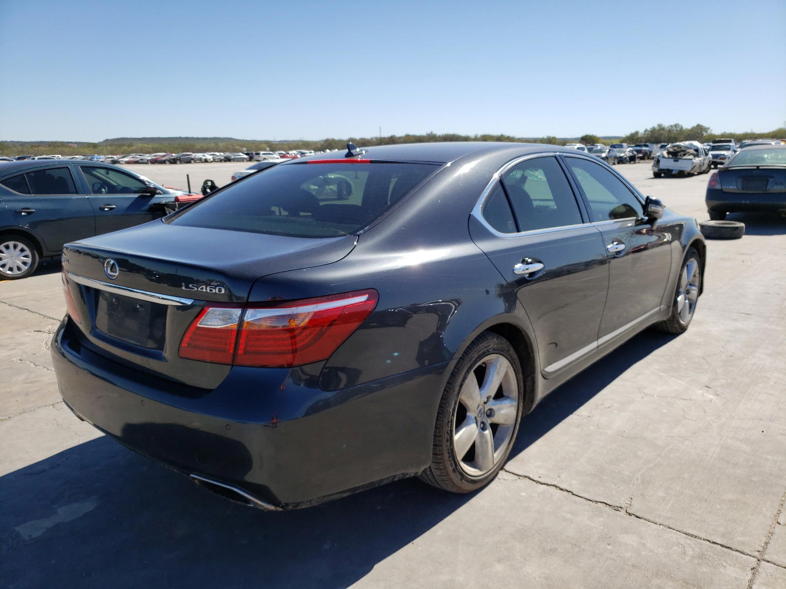 Photo 4 from auction – 2011 LEXUS LS 460 with VIN JTHBL5EF8B5107750