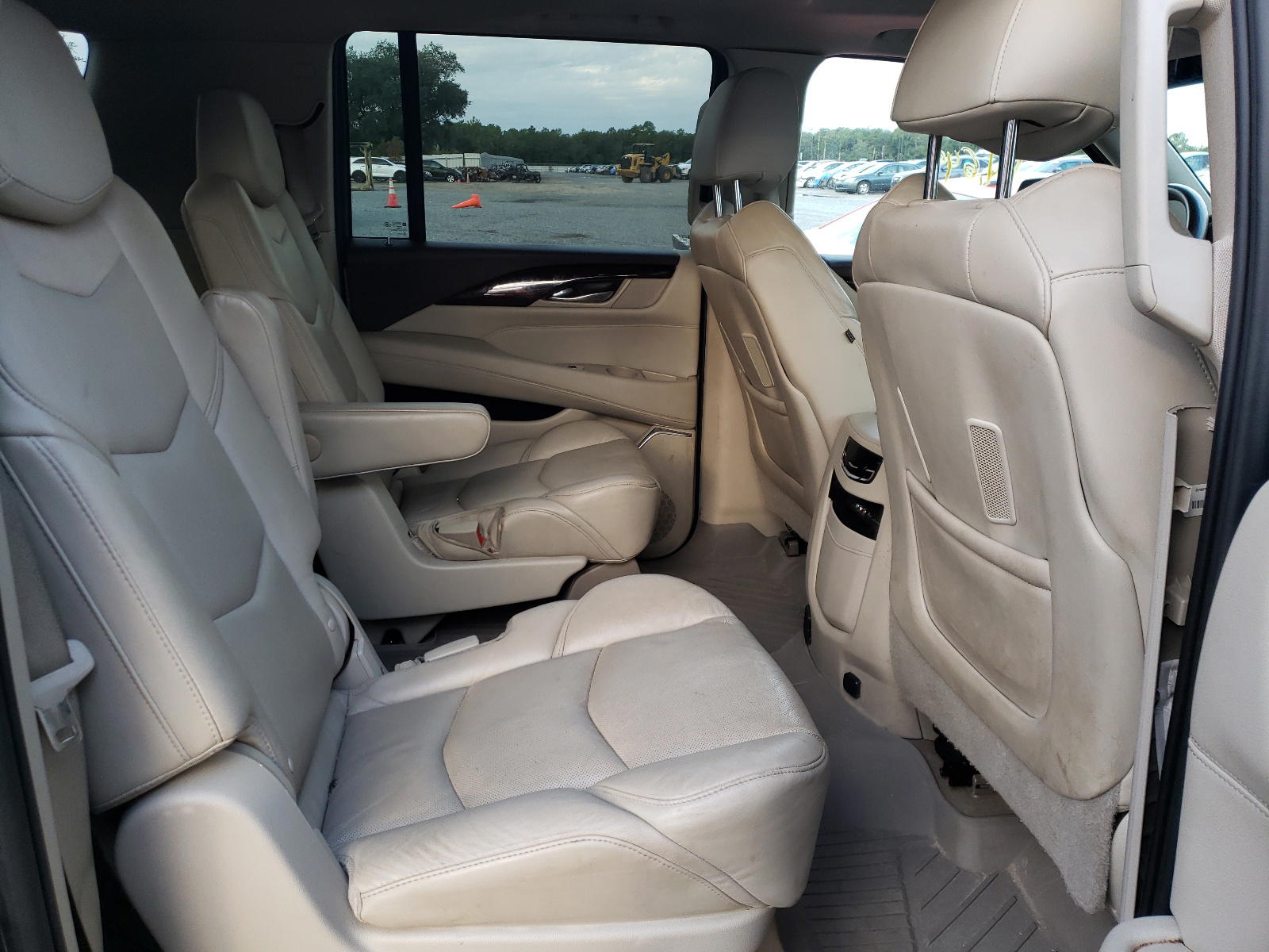 Photo 6 from auction – 2016 CADILLAC ESCALADE E with VIN 1GYS3HKJ4GR133493