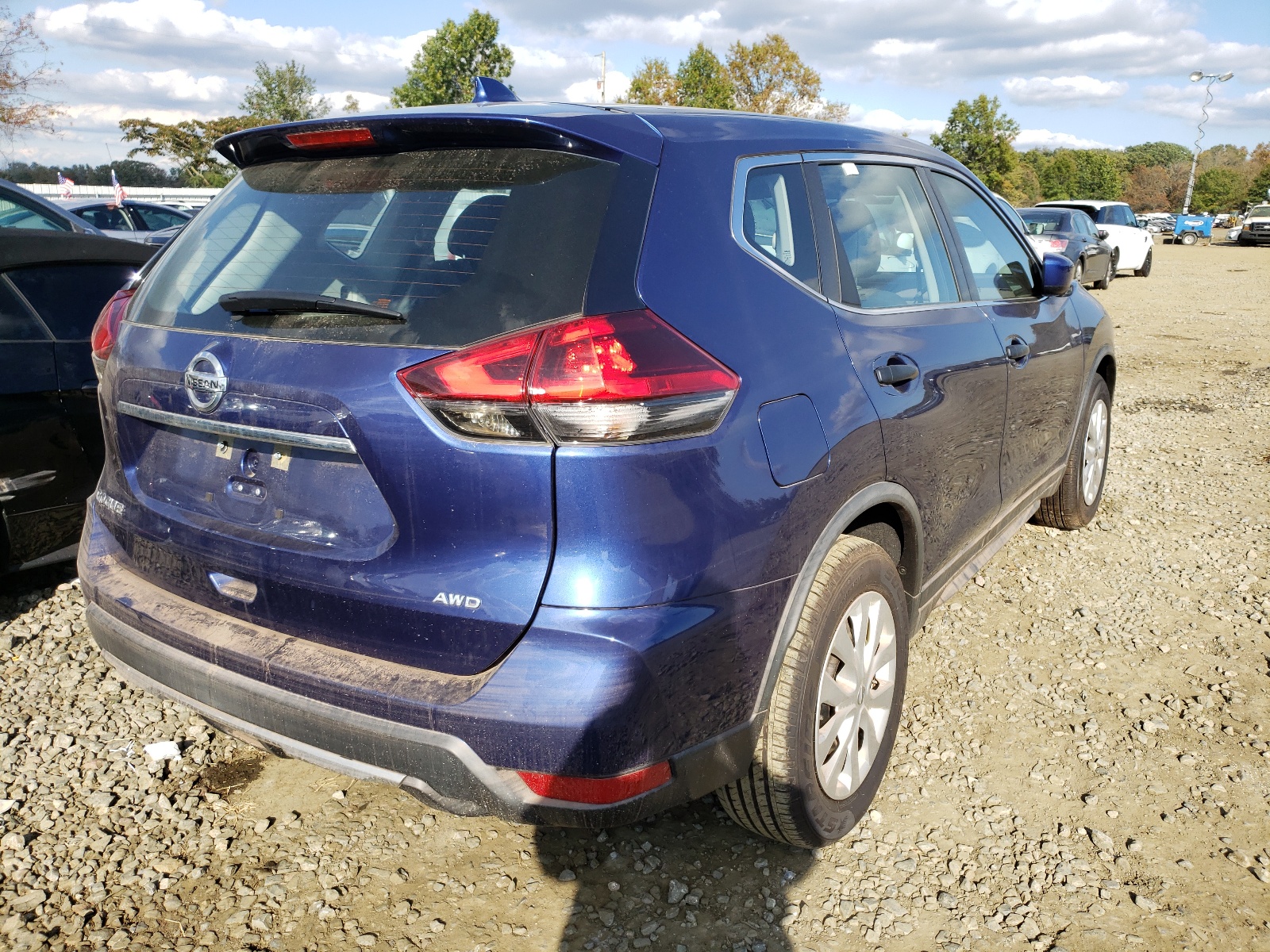 Photo 4 from auction – 2018 NISSAN ROGUE S with VIN KNMAT2MV0JP543063