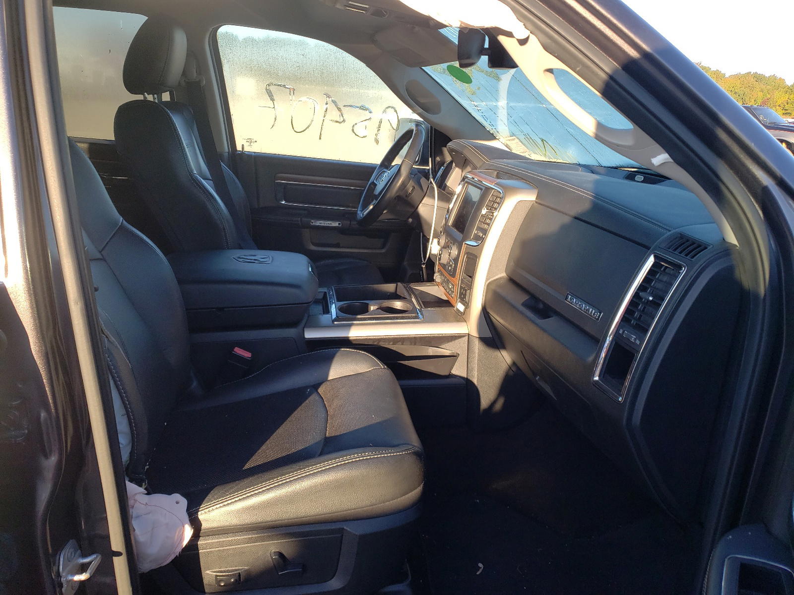 Photo 5 from auction – 2014 RAM 1500 LARAM with VIN 1C6RR6NT2ES458595