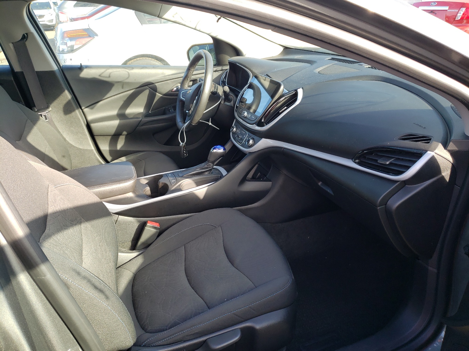 Photo 5 from auction – 2017 CHEVROLET VOLT LT with VIN 1G1RC6S5XHU140953
