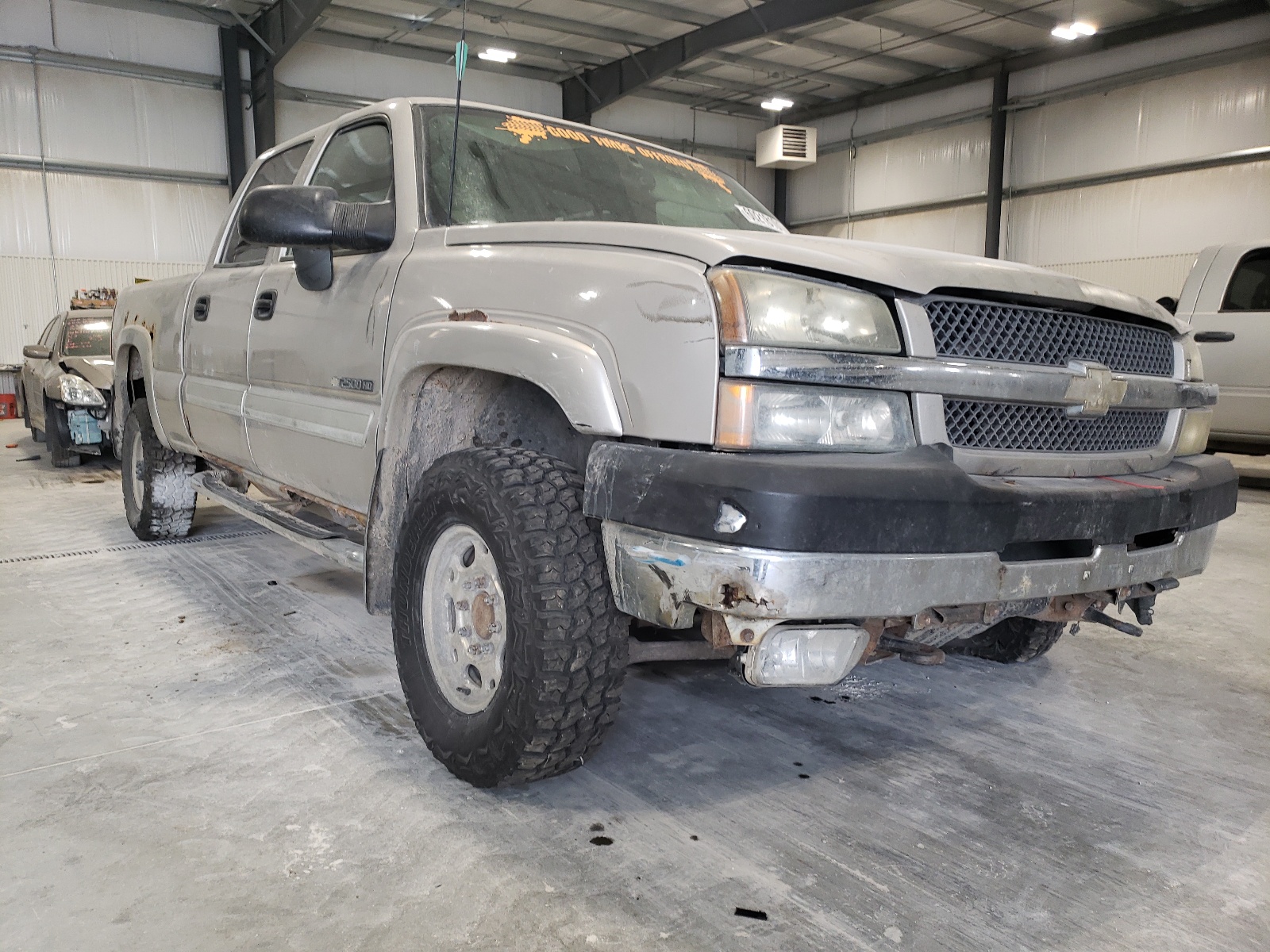 CHEVROLET SILVERADO 2004 z numerem VIN 1GCHK23U94F132720 - Zdjęcie z aukcji