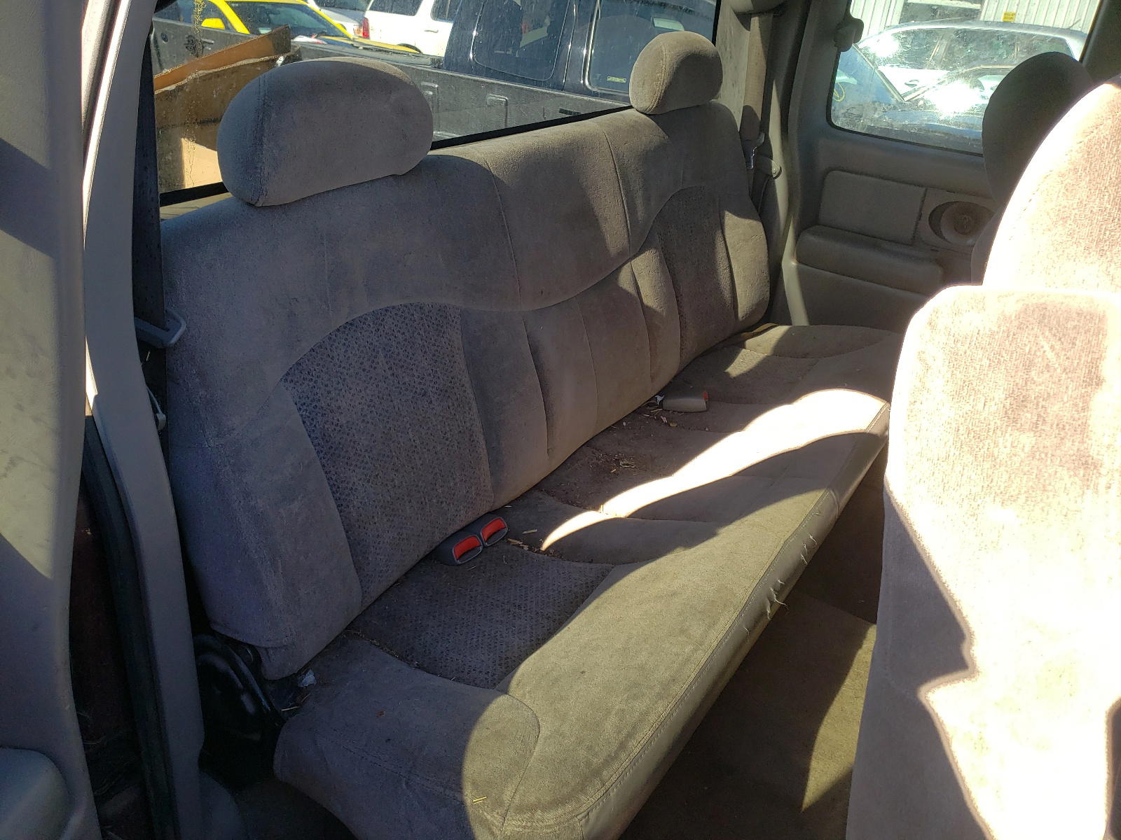 Photo 6 from auction – 2000 CHEVROLET silverado with VIN 2GCEC19T7Y1325826