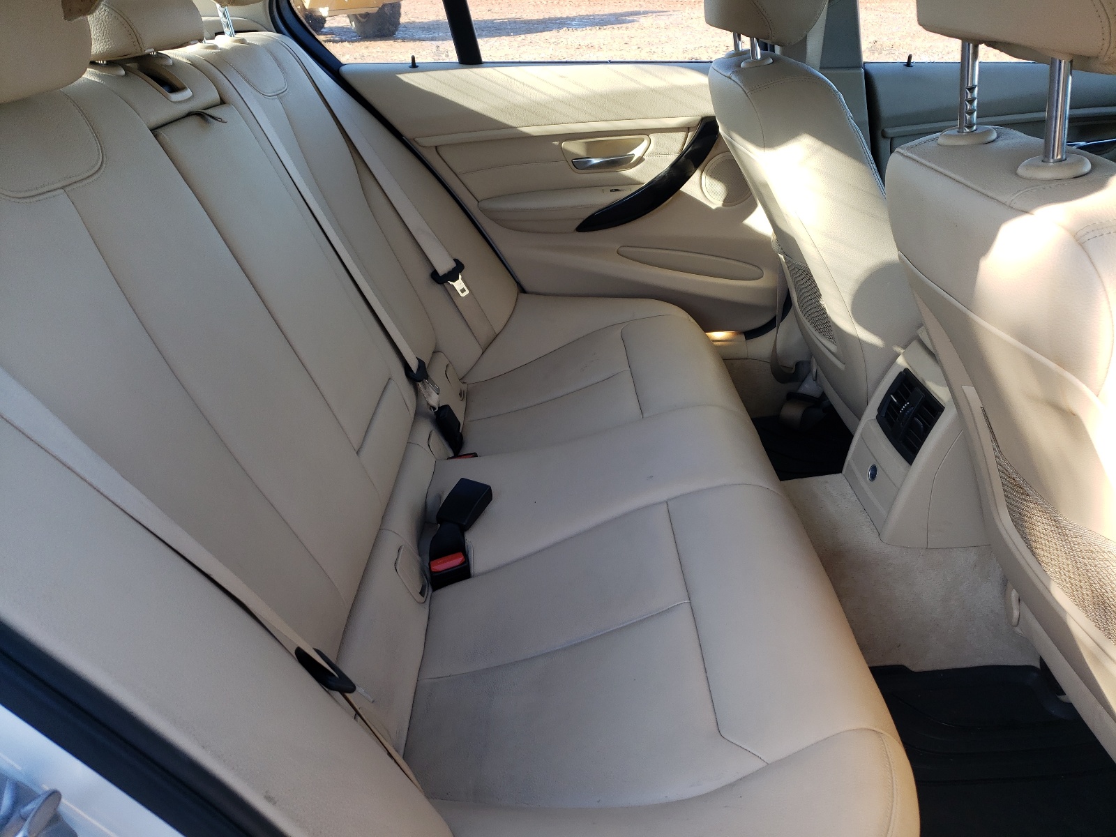 صورة رقم 6 من المزاد - 2015 BMW 328 I مع VIN WBA3A5G55FNS87109