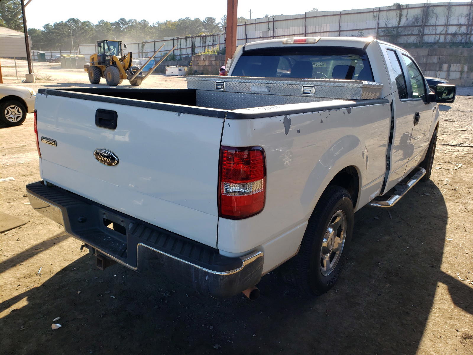 Photo 4 from auction – 2005 FORD F150 with VIN 1FTRX12W75FA35097