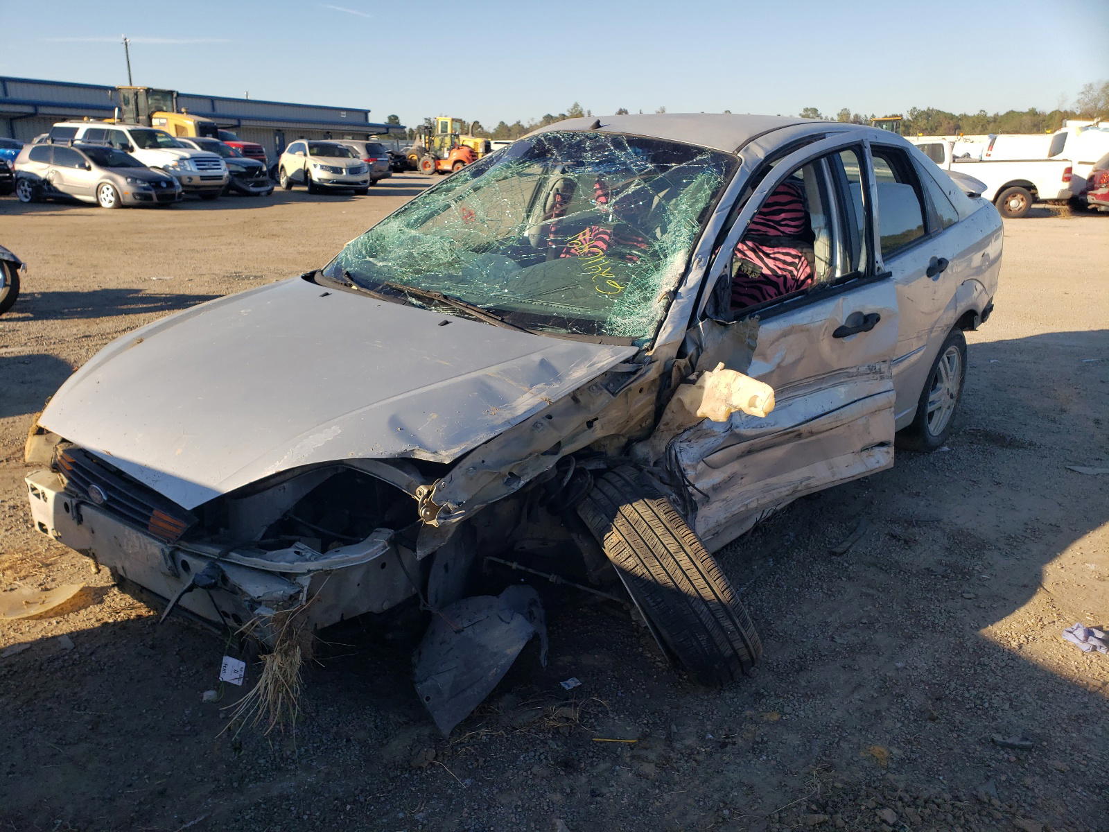 Photo 2 from auction – 2001 FORD FOCUS S with VIN 1FAFP34341W106158