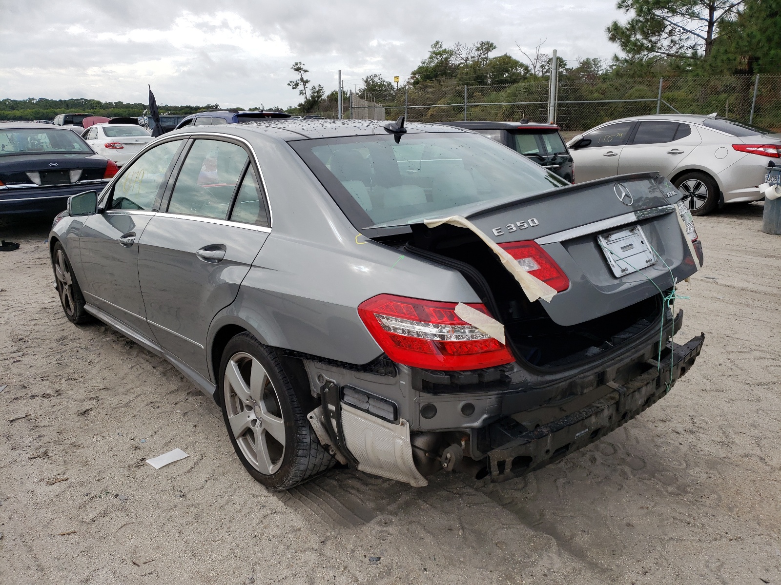 Photo 3 from auction – 2011 MERCEDES-BENZ E 350 4MAT with VIN WDDHF8HB9BA445586