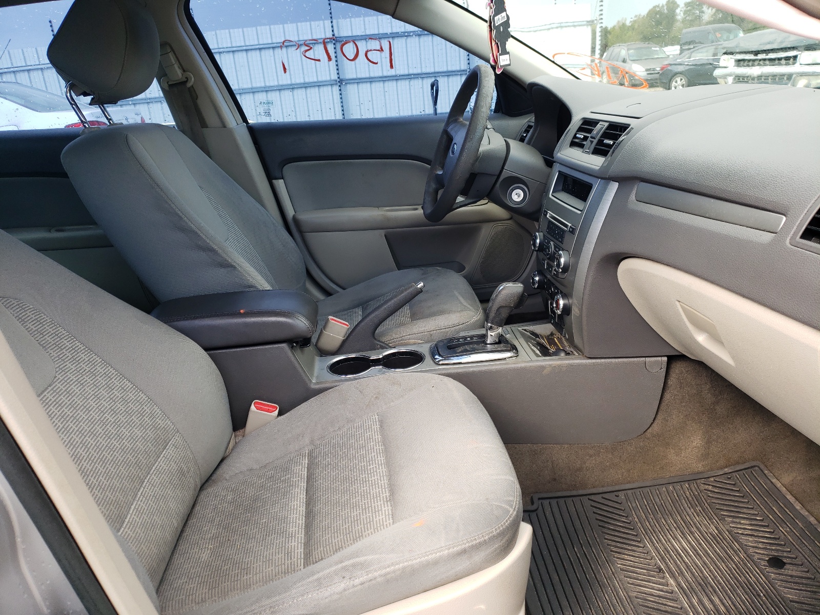 Photo 5 from auction – 2012 FORD FUSION SE with VIN 3FAHP0HA3CR371823