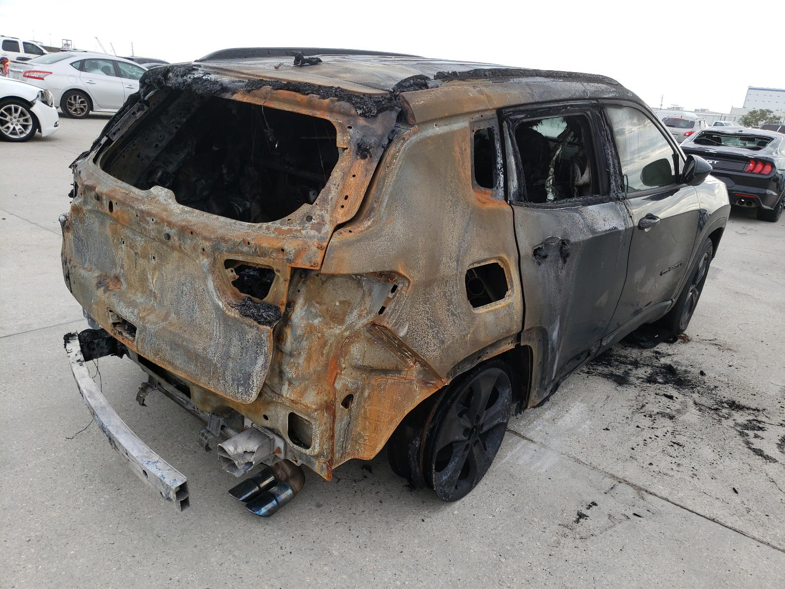 Photo 4 from auction – 2021 JEEP COMPASS LA with VIN 3C4NJCBB8MT572204