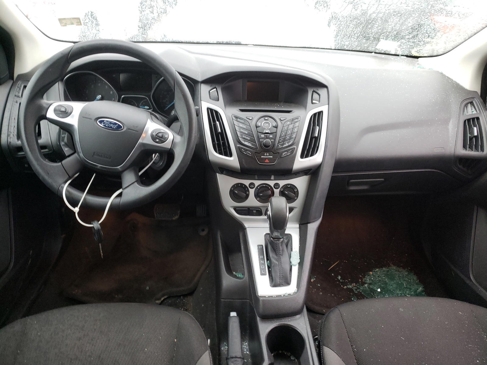 Photo 9 from auction – 2014 FORD FOCUS SE with VIN 1FADP3F22EL285934