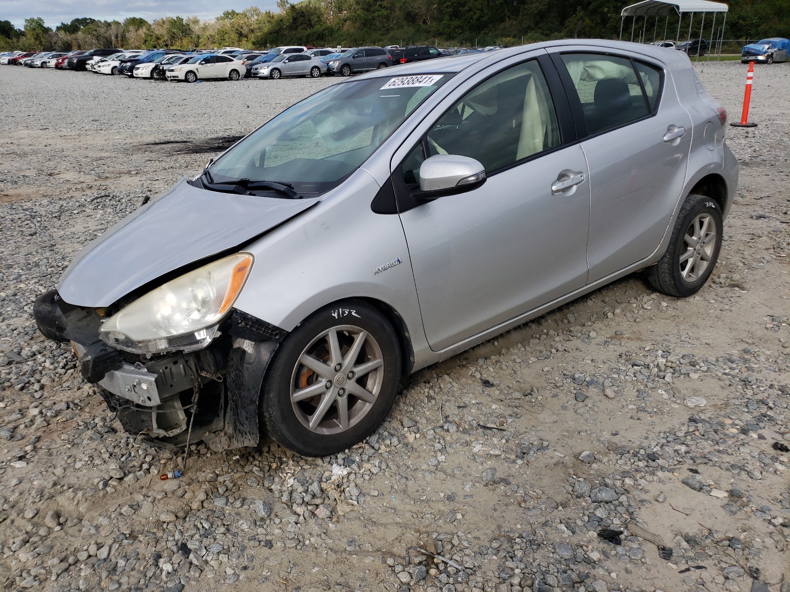 Photo 2 from auction – 2013 TOYOTA PRIUS C with VIN JTDKDTB33D1538455