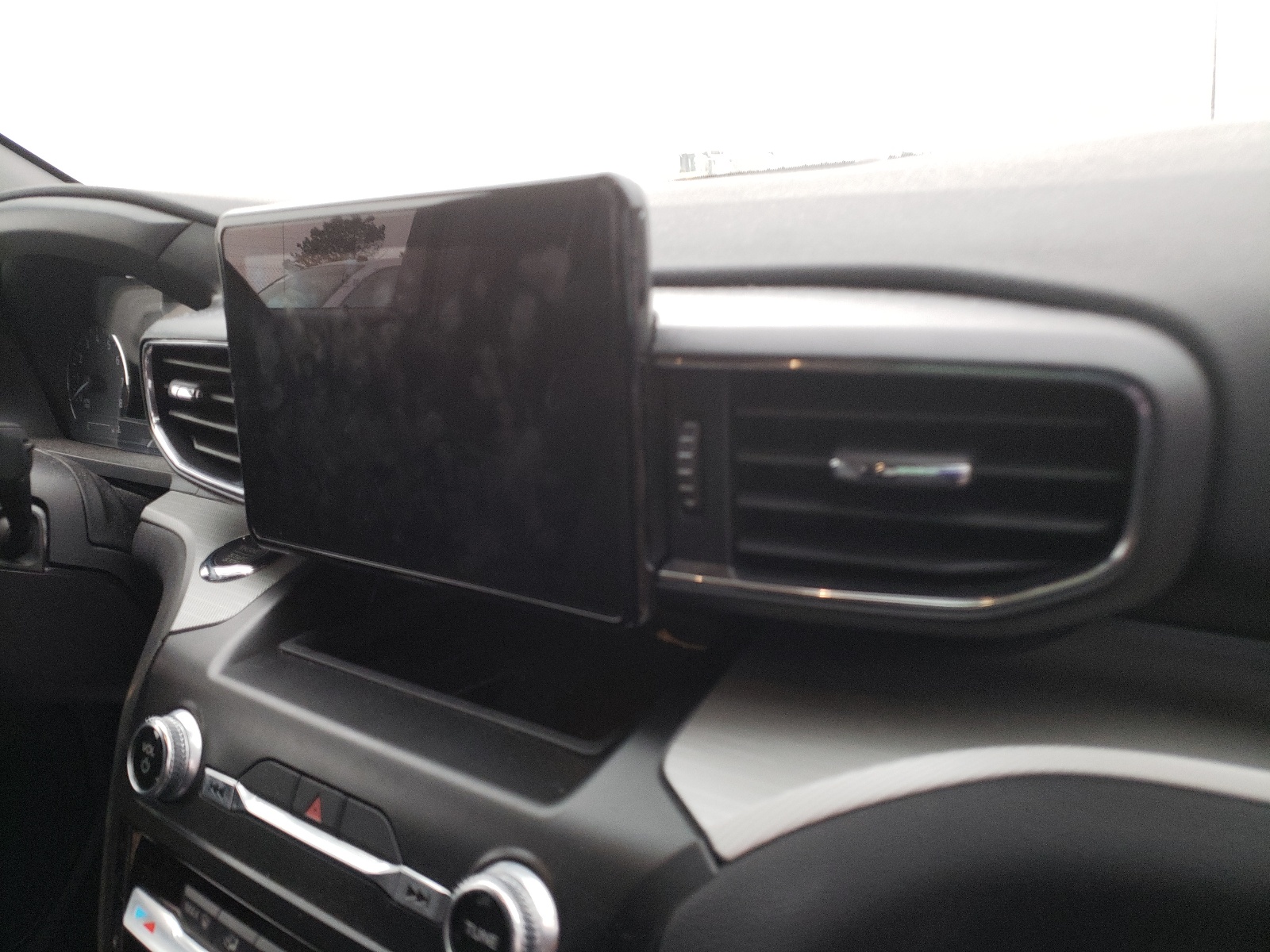 Photo 9 from auction – 2020 FORD EXPLORER X with VIN 1FMSK8DH7LGC26383