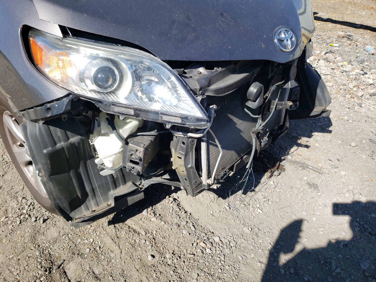 Zdjęcie 9 z aukcji – 2012 TOYOTA SIENNA LE z VIN 5TDKK3DC0CS216490