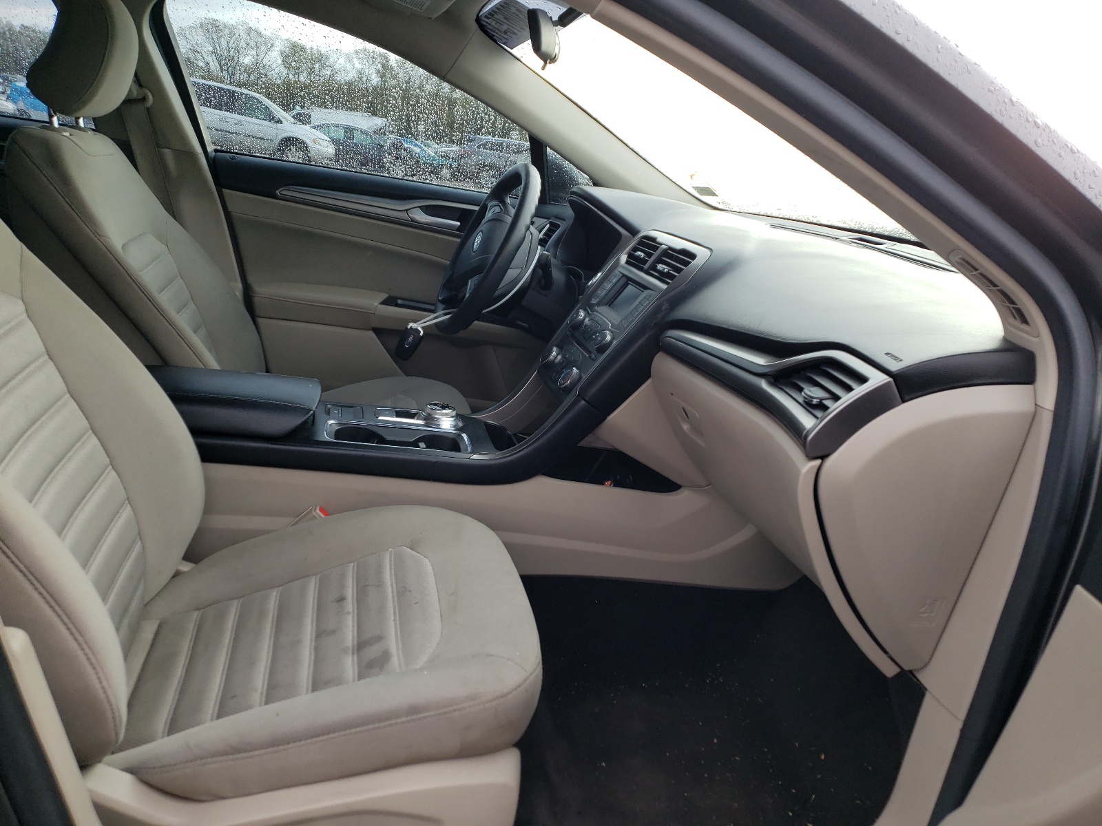 Photo 5 from auction – 2017 FORD FUSION SE with VIN 3FA6P0H77HR145786