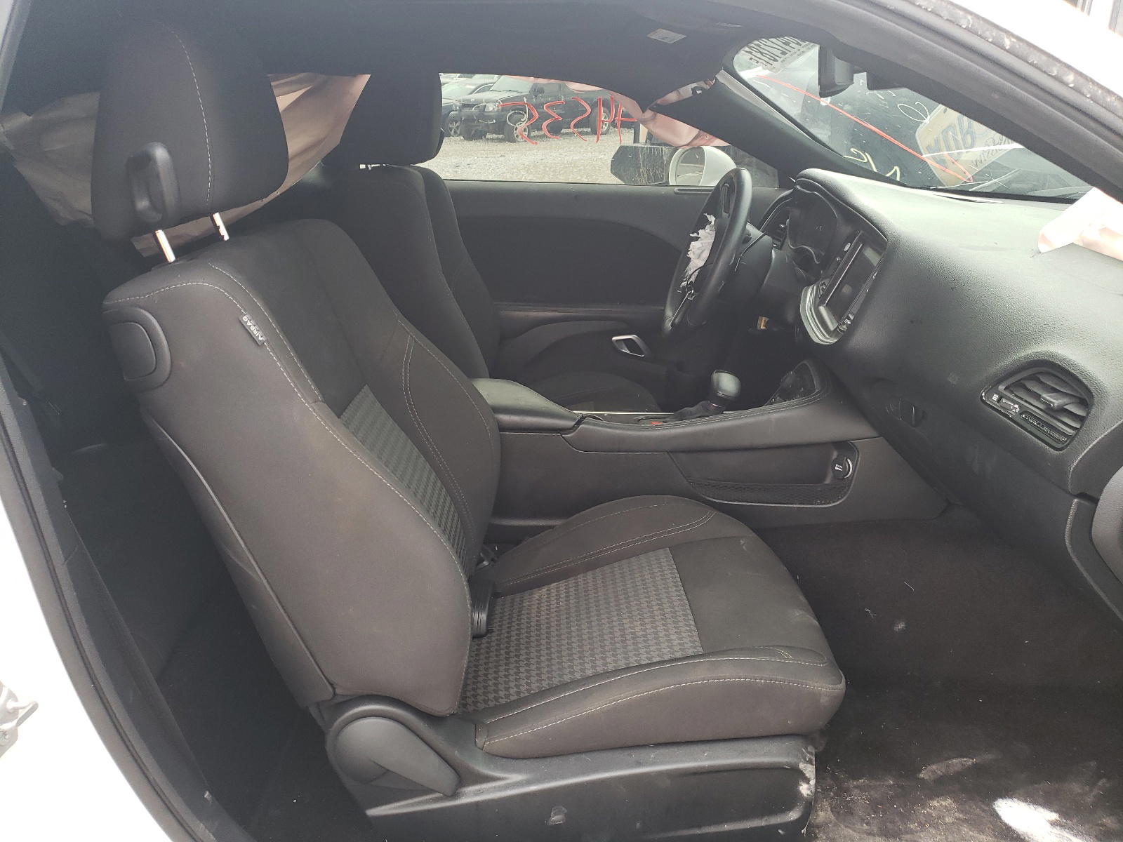 Photo 5 from auction – 2018 DODGE CHALLENGER with VIN 2C3CDZAG0JH132727