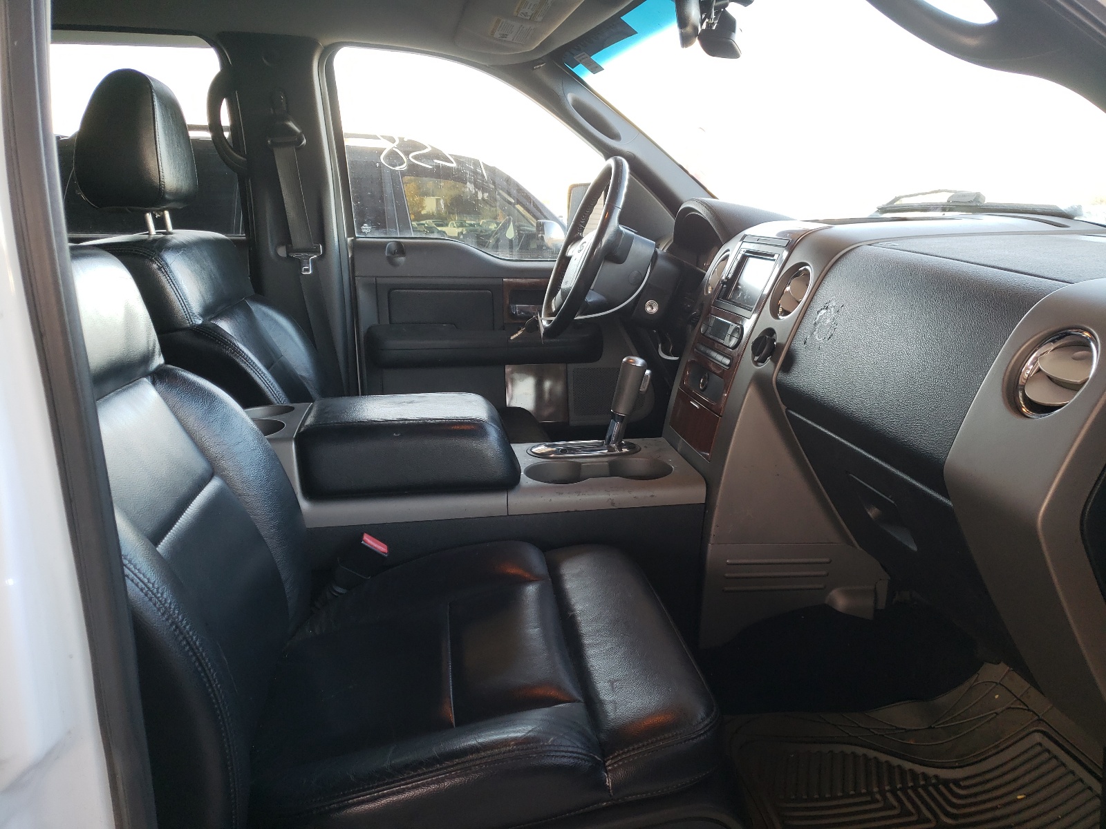 Photo 5 from auction – 2004 FORD F150 SUPER with VIN 1FTPW14564KC20519