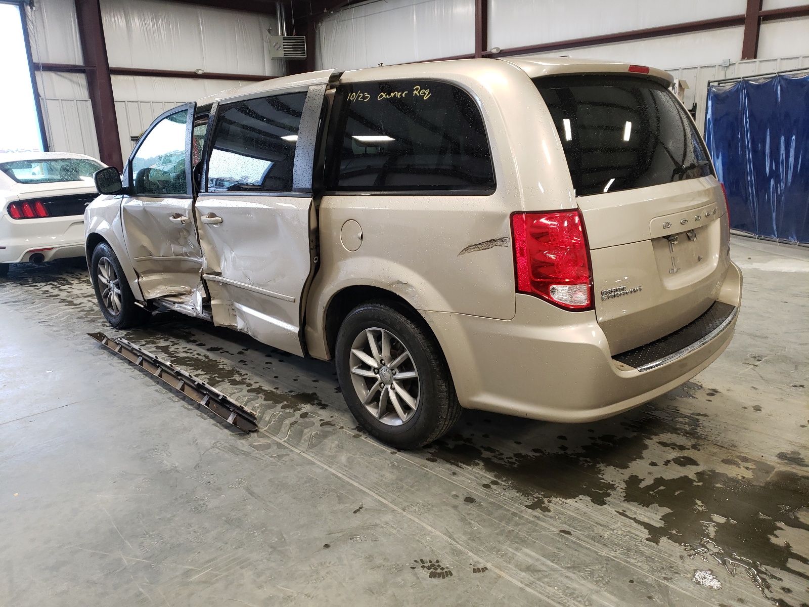 Photo 3 from auction – 2014 DODGE GRAND CARA with VIN 2C4RDGEGXER273468