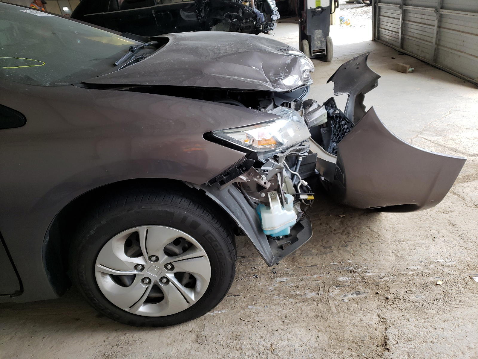 Photo 9 from auction – 2014 HONDA CIVIC LX with VIN 19XFB2F58EE061632
