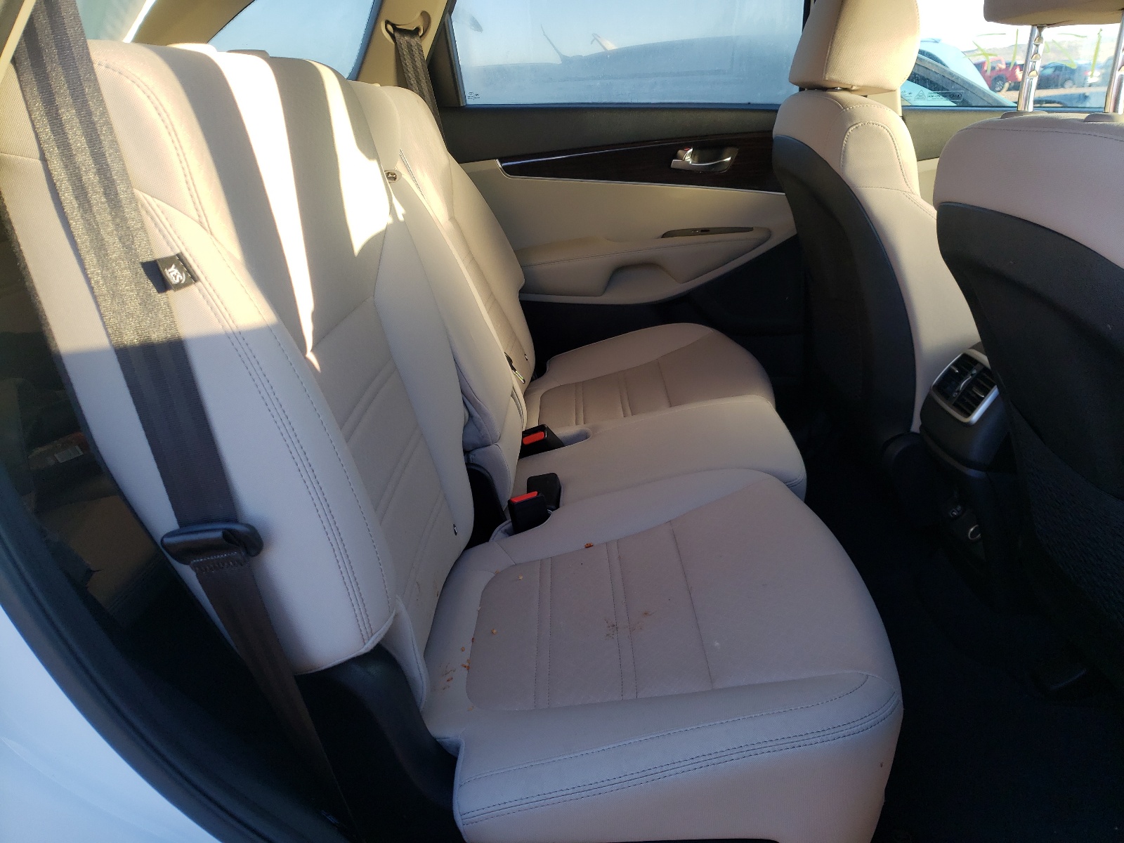 Photo 6 from auction – 2020 KIA SORENTO S with VIN 5XYPGDA59LG649502